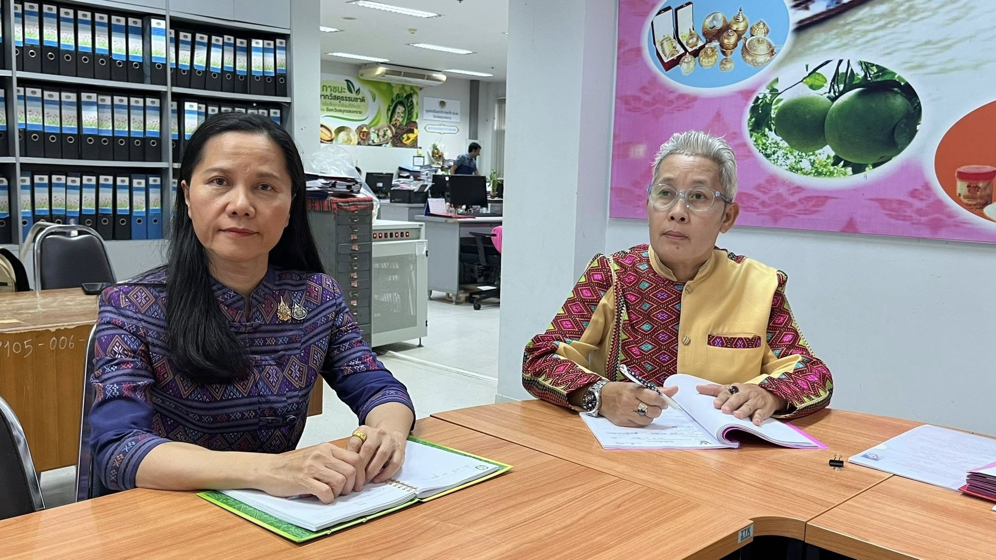 พช.สมุทรสงคราม ร่วมขับเคลื่อนโครงการถ่ายทอดองค์ความรู้การเป็นพี่เลี้ยงพัฒนากร เสริมแกร่ง “คน พช.” เก่ง ดี มีความสุข ด้วยหัวใจพัฒนาชุมชน