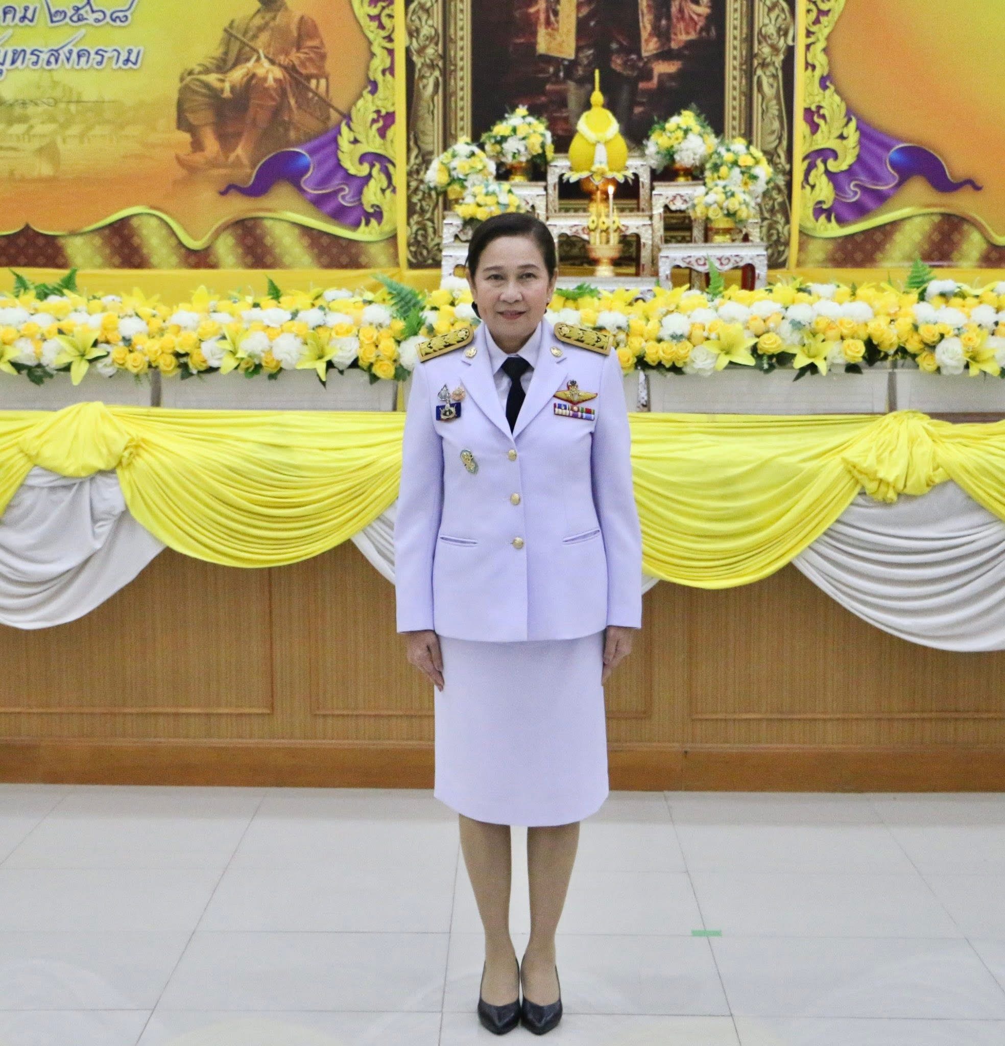 จังหวัดสมุทรสงคราม จัดพิธีมอบเกียรติบัตรและเข็มเชิดชูเกียรติให้แก่ข้าราชการพลเรือนดีเด่น และมอบเกียรติบัตรให้แก่ข้าราชการพลเรือนดีเด่นระดับจังหวัด เนื่องในวันข้าราชการพลเรือน ประจำปี 2568