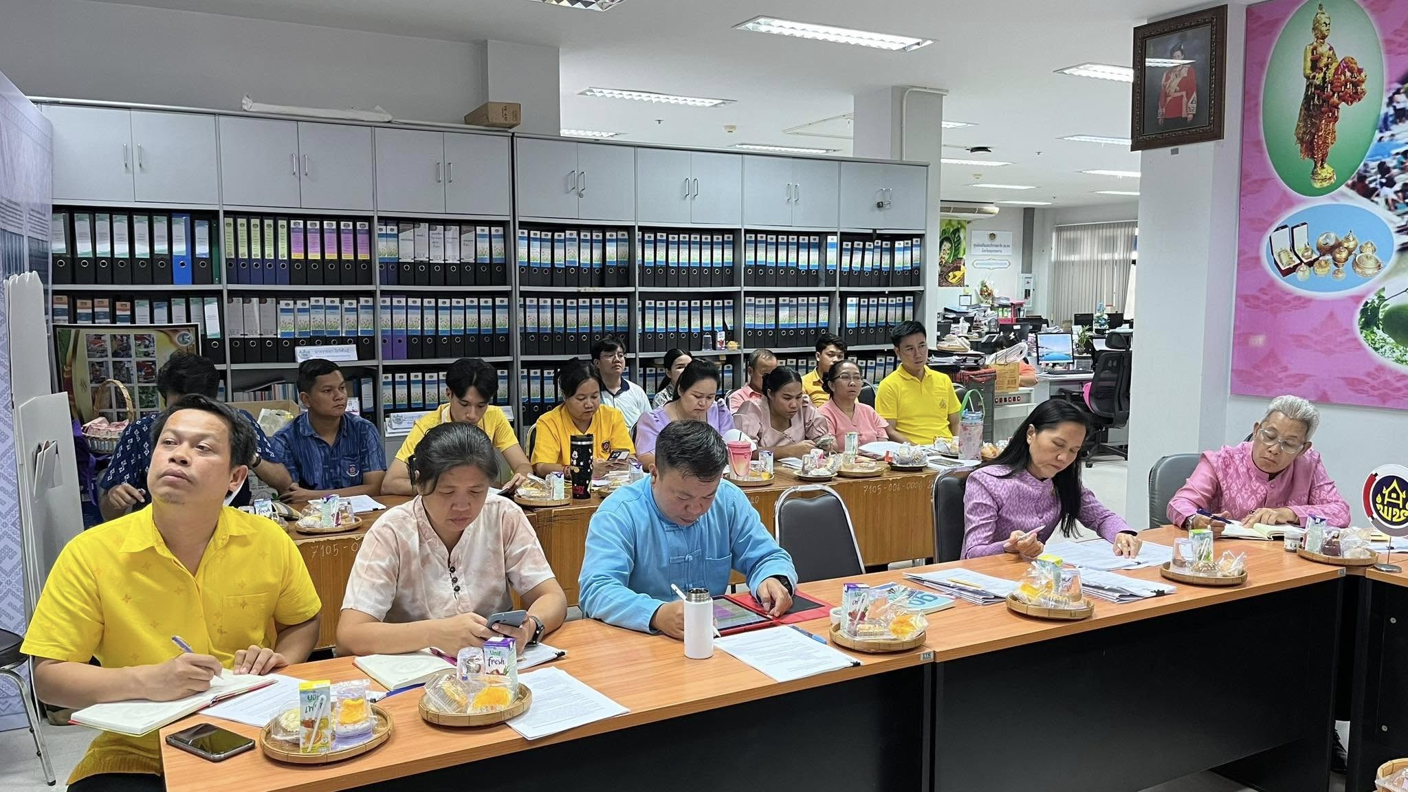 พช.สมุทรสงคราม ดำเนินการประชุมข้อราชการแก่เจ้าหน้าที่ในสังกัด สำนักงานพัฒนาชุมชนจังหวัดสมุทรสงคราม ประจำเดือนเมษายน 2568