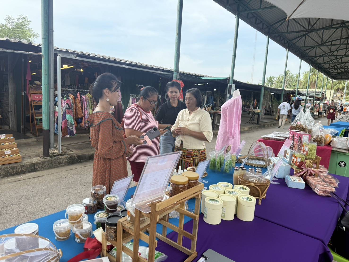 พช.สมุทรสงคราม จัดกิจกรรมทดสอบตลาด โครงการส่งเสริมกระบวนการเครือข่ายองค์ความรู้ (Knowledge – Based OTOP : KBO) ประจำปีงบประมาณ พ.ศ. 2568