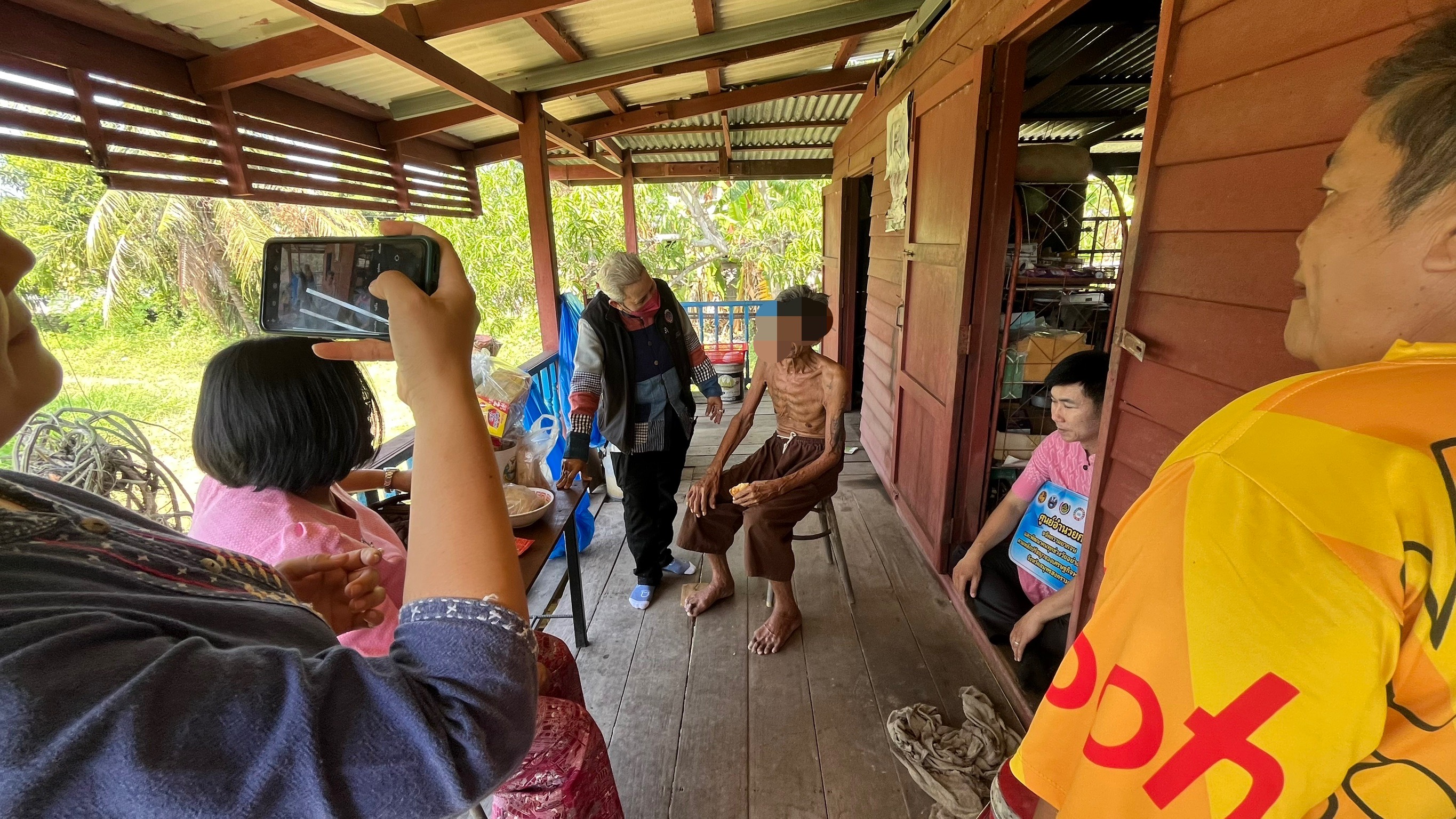 พช.สมุทรสงคราม ลงพื้นที่ติดตามครัวเรือนกลุ่มเป้าหมายตกเกณฑ์ จปฐ./TPMAP ภายใต้ชื่อกิจกรรม “สารสนเทศอาสา แก้ปัญหาครัวเรือนยากจน”