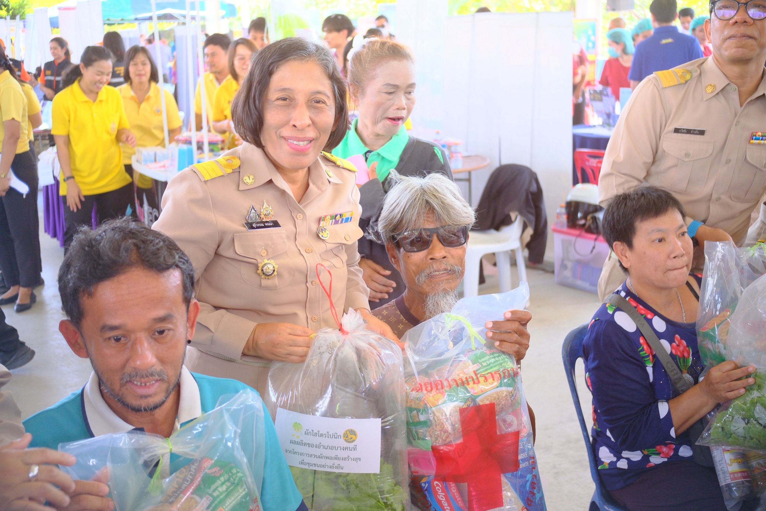 พช.สมุทรสงคราม ร่วมโครงการเสริมสร้างความจงรักภักดีต่อสถาบัน บำบัดทุกข์ บำรุงสุข สร้างรอยยิ้มให้ประชาชน ประจำปีงบประมาณ พ.ศ. 2568 และหน่วยบริการจังหวัดสมุทรสงครามเคลื่อนที่ “บำบัดทุกข์ บำรุงสุข สร้างรอยยิ้มให้ประชาชน”