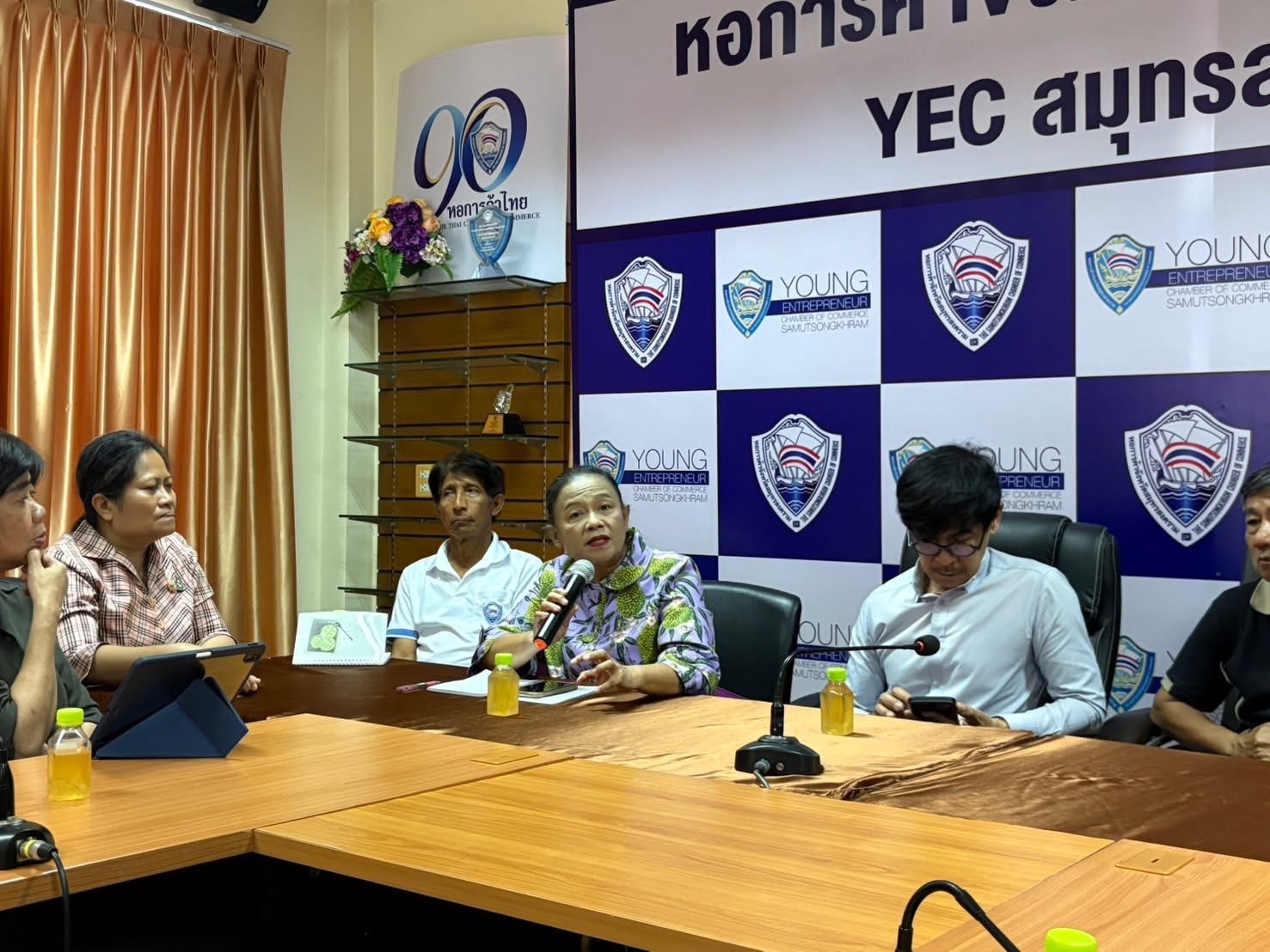 พช.สมุทรสงคราม ร่วมต้อนรับคณะศึกษาดูงานและประชุมเชี่ยมโยงเครือข่าย OTOP ระหว่างจังหวัดนนทบุรี และจังหวัดสมุทรสงคราม