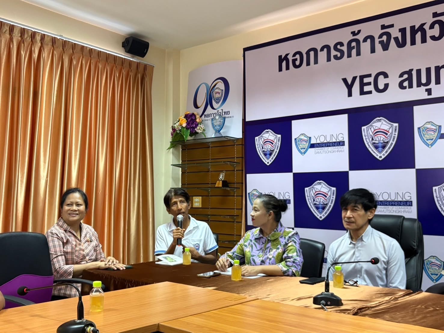 พช.สมุทรสงคราม ร่วมต้อนรับคณะศึกษาดูงานและประชุมเชี่ยมโยงเครือข่าย OTOP ระหว่างจังหวัดนนทบุรี และจังหวัดสมุทรสงคราม