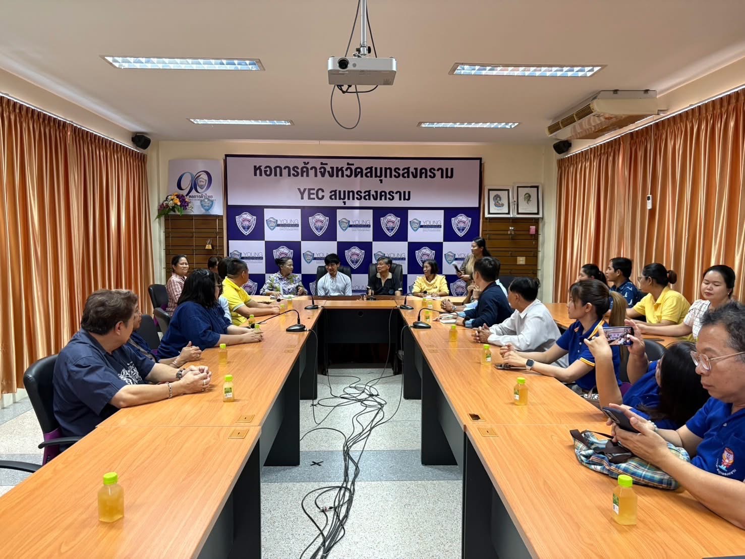 พช.สมุทรสงคราม ร่วมต้อนรับคณะศึกษาดูงานและประชุมเชี่ยมโยงเครือข่าย OTOP ระหว่างจังหวัดนนทบุรี และจังหวัดสมุทรสงคราม