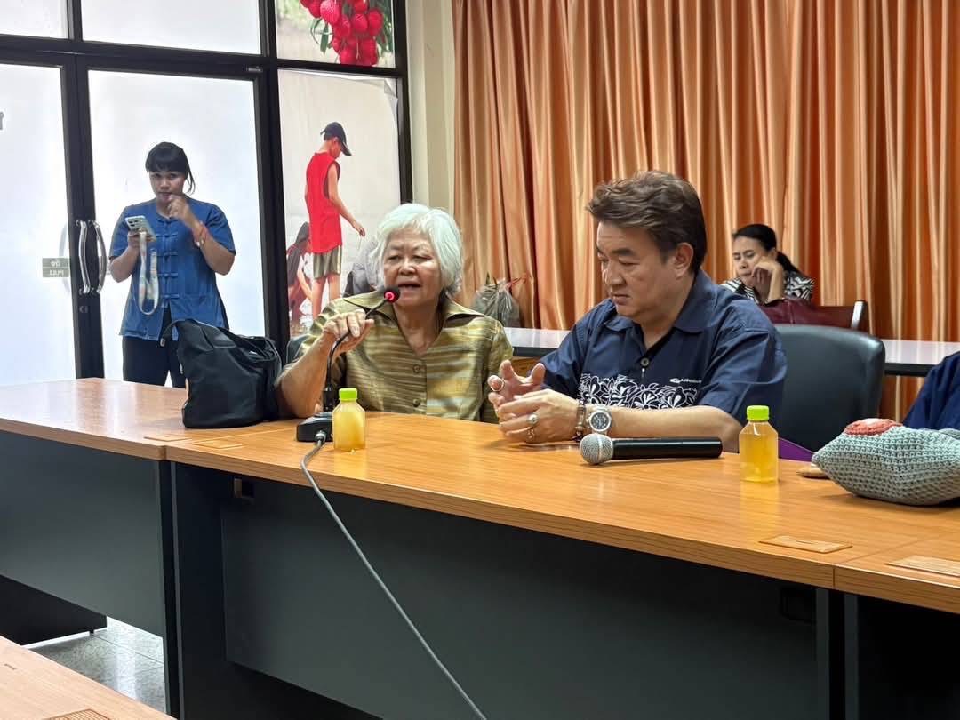 พช.สมุทรสงคราม ร่วมต้อนรับคณะศึกษาดูงานและประชุมเชี่ยมโยงเครือข่าย OTOP ระหว่างจังหวัดนนทบุรี และจังหวัดสมุทรสงคราม