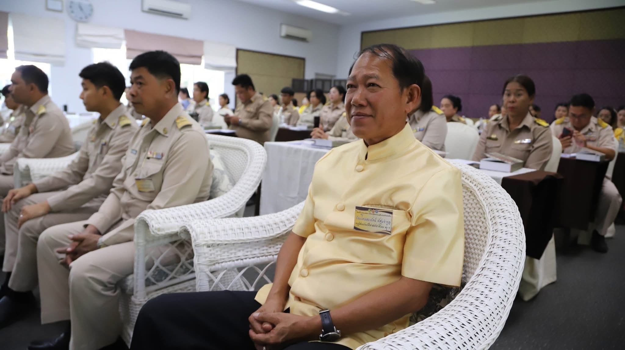 พช.สมุทรสงคราม ร่วมพิธีเปิดการจัดอบรมให้ความรู้วิทยากรผู้ถ่ายทอดความรู้เกี่ยวกับประวัติศาสตร์ชาติไทย (ครู ข) ระดับองค์กรปกครองส่วนท้องถิ่น ประจำปี 2568