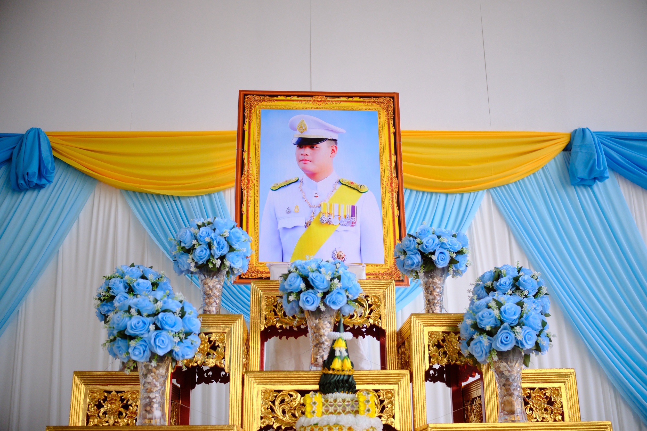 พช.สมุทรสงคราม ร่วมพิธีเจริญพระพุทธมนต์และพิธีทำบุญตักบาตรเฉลิมพระเกียรติสมเด็จพระเจ้าลูกยาเธอ เจ้าฟ้าทีปังกรรัศมีโชติ มหาวชิโรตตมางกูร สิริวิบูลยราชกุมาร เนื่องในโอกาสวันคล้ายวันประสูติ 29 เมษายน