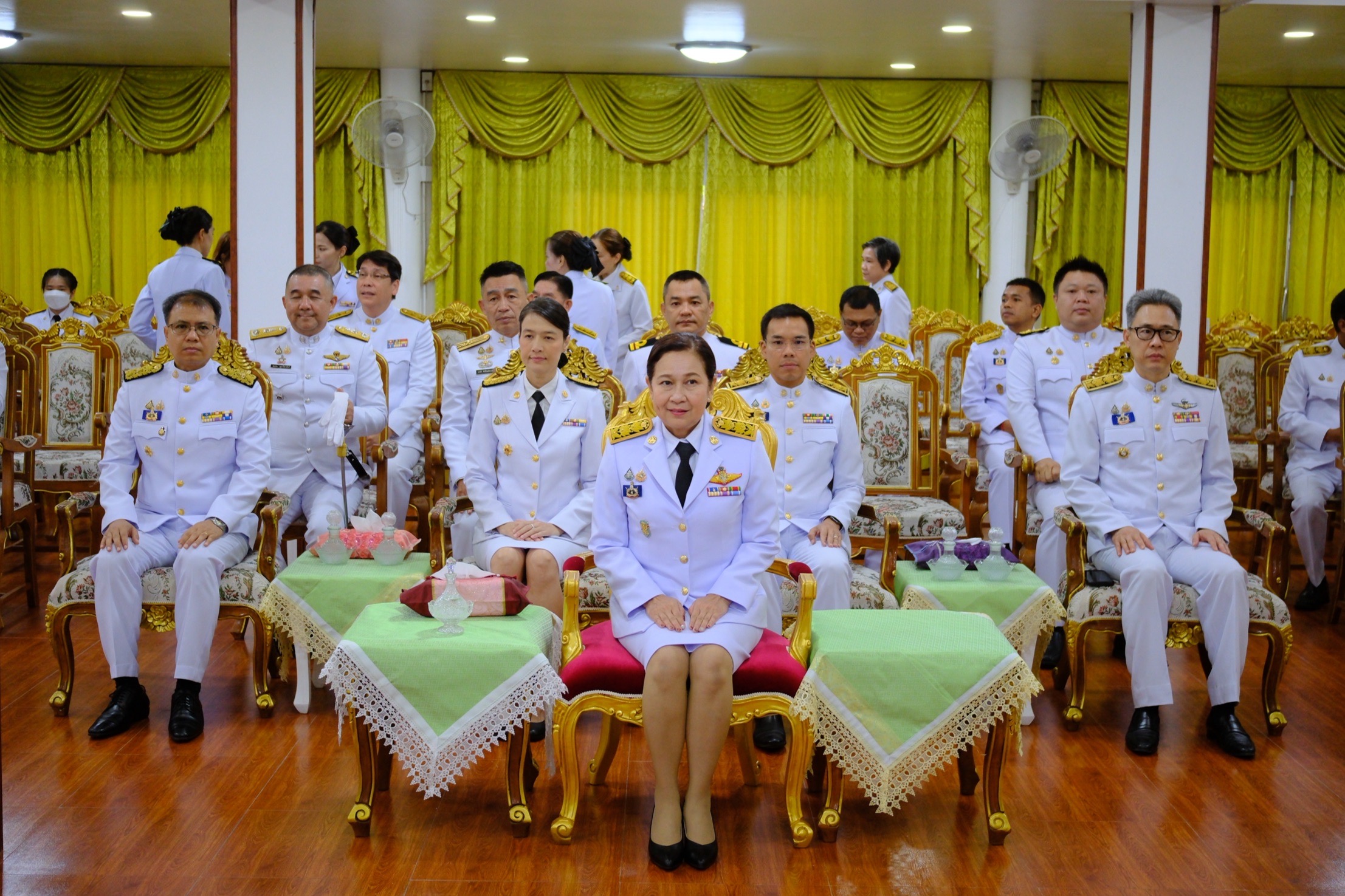 พช.สมุทรสงคราม ร่วมพิธีเจริญพระพุทธมนต์และพิธีทำบุญตักบาตรเฉลิมพระเกียรติสมเด็จพระเจ้าลูกยาเธอ เจ้าฟ้าทีปังกรรัศมีโชติ มหาวชิโรตตมางกูร สิริวิบูลยราชกุมาร เนื่องในโอกาสวันคล้ายวันประสูติ 29 เมษายน
