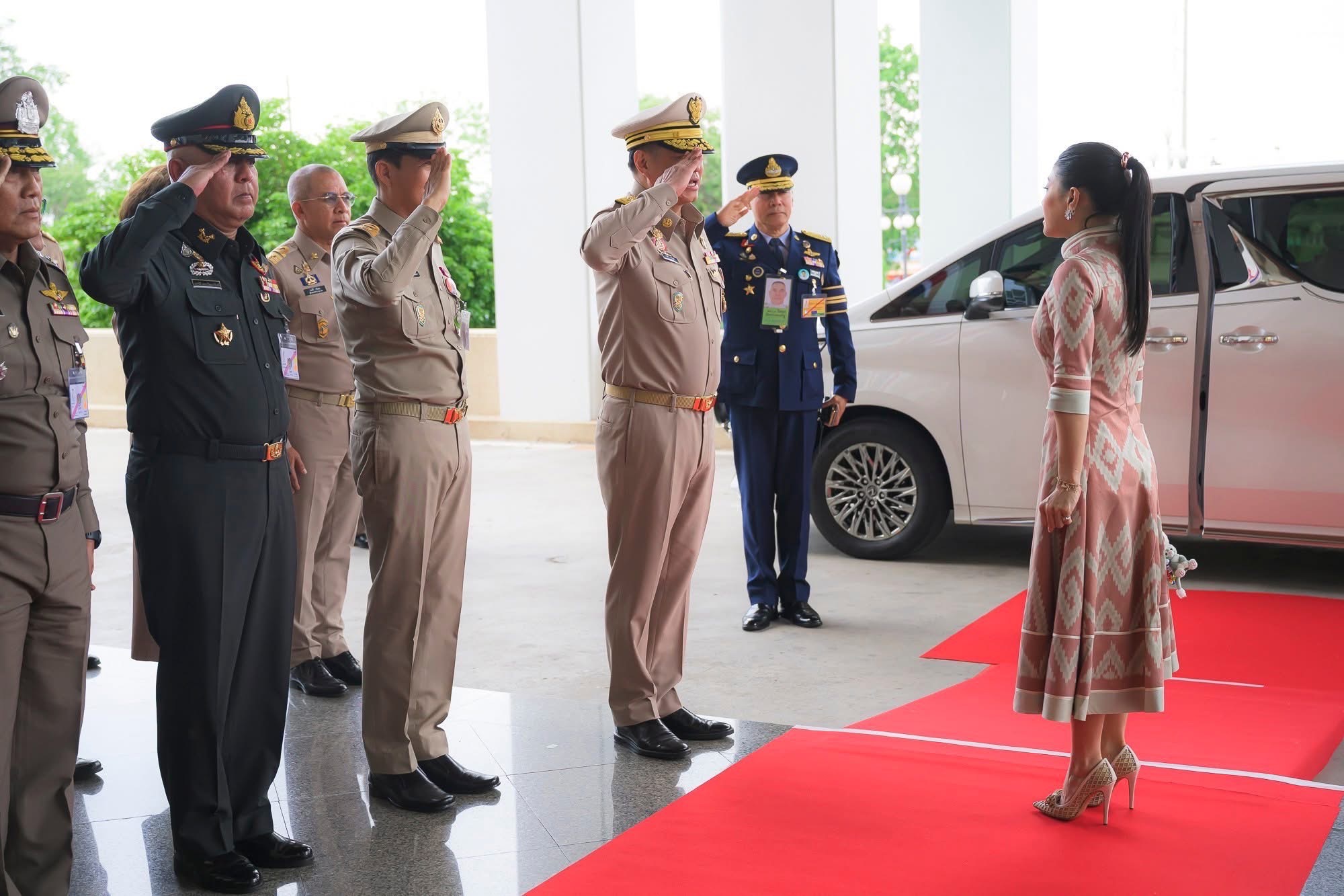 จังหวัดสมุทรสงคราม ร่วมเฝ้ารับเสด็จ สมเด็จพระเจ้าลูกเธอ เจ้าฟ้าสิริวัณณวรี นารีรัตนราชกัญญา เสด็จไปทอดพระเนตรนิทรรศการ และการจัดแสดงผลงานภูมิปัญญาผ้าไทย และงานหัตถกรรมชุมชน ภาคกลาง