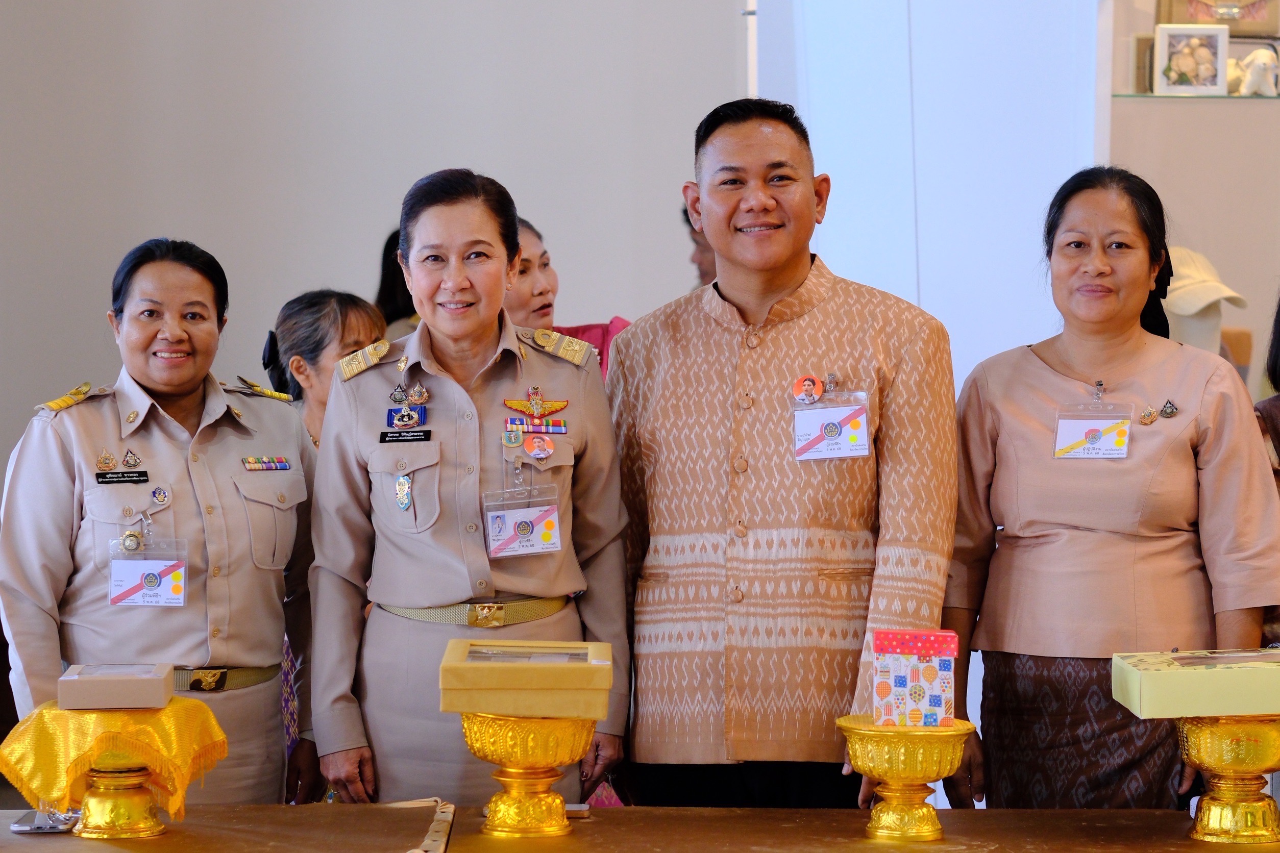 จังหวัดสมุทรสงคราม ร่วมเฝ้ารับเสด็จ สมเด็จพระเจ้าลูกเธอ เจ้าฟ้าสิริวัณณวรี นารีรัตนราชกัญญา เสด็จไปทอดพระเนตรนิทรรศการ และการจัดแสดงผลงานภูมิปัญญาผ้าไทย และงานหัตถกรรมชุมชน ภาคกลาง