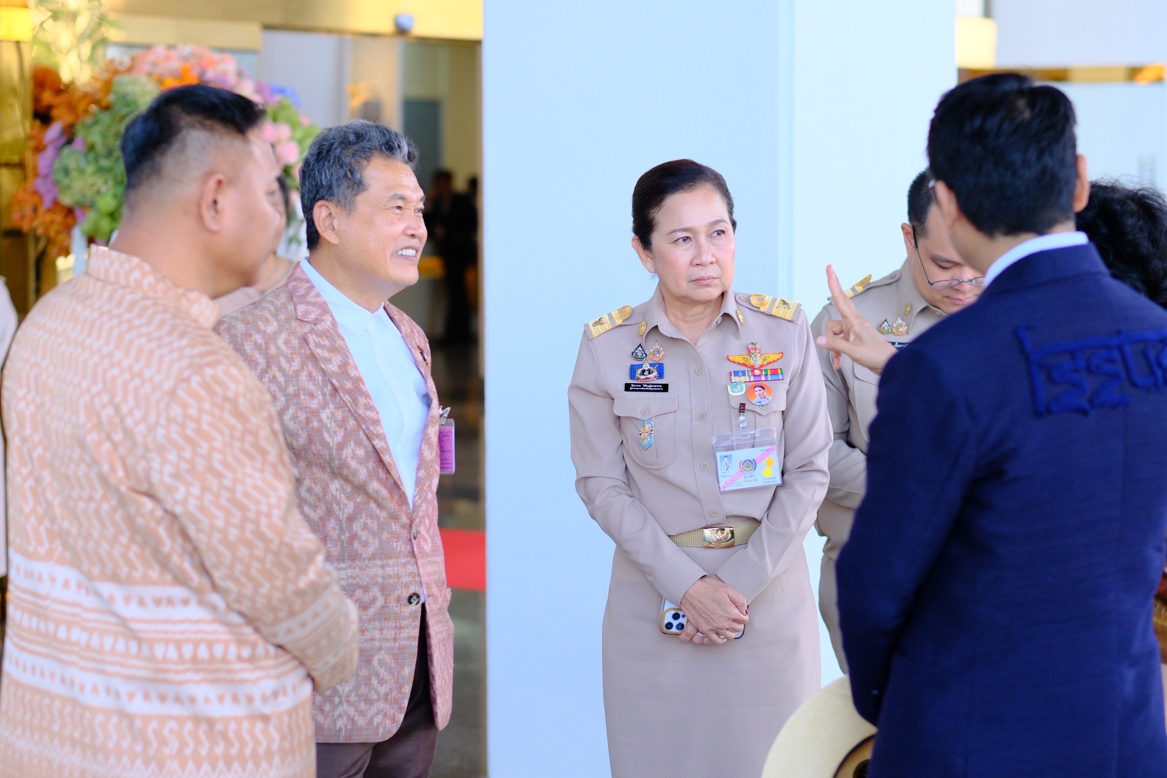 จังหวัดสมุทรสงคราม ร่วมเฝ้ารับเสด็จ สมเด็จพระเจ้าลูกเธอ เจ้าฟ้าสิริวัณณวรี นารีรัตนราชกัญญา เสด็จไปทอดพระเนตรนิทรรศการ และการจัดแสดงผลงานภูมิปัญญาผ้าไทย และงานหัตถกรรมชุมชน ภาคกลาง