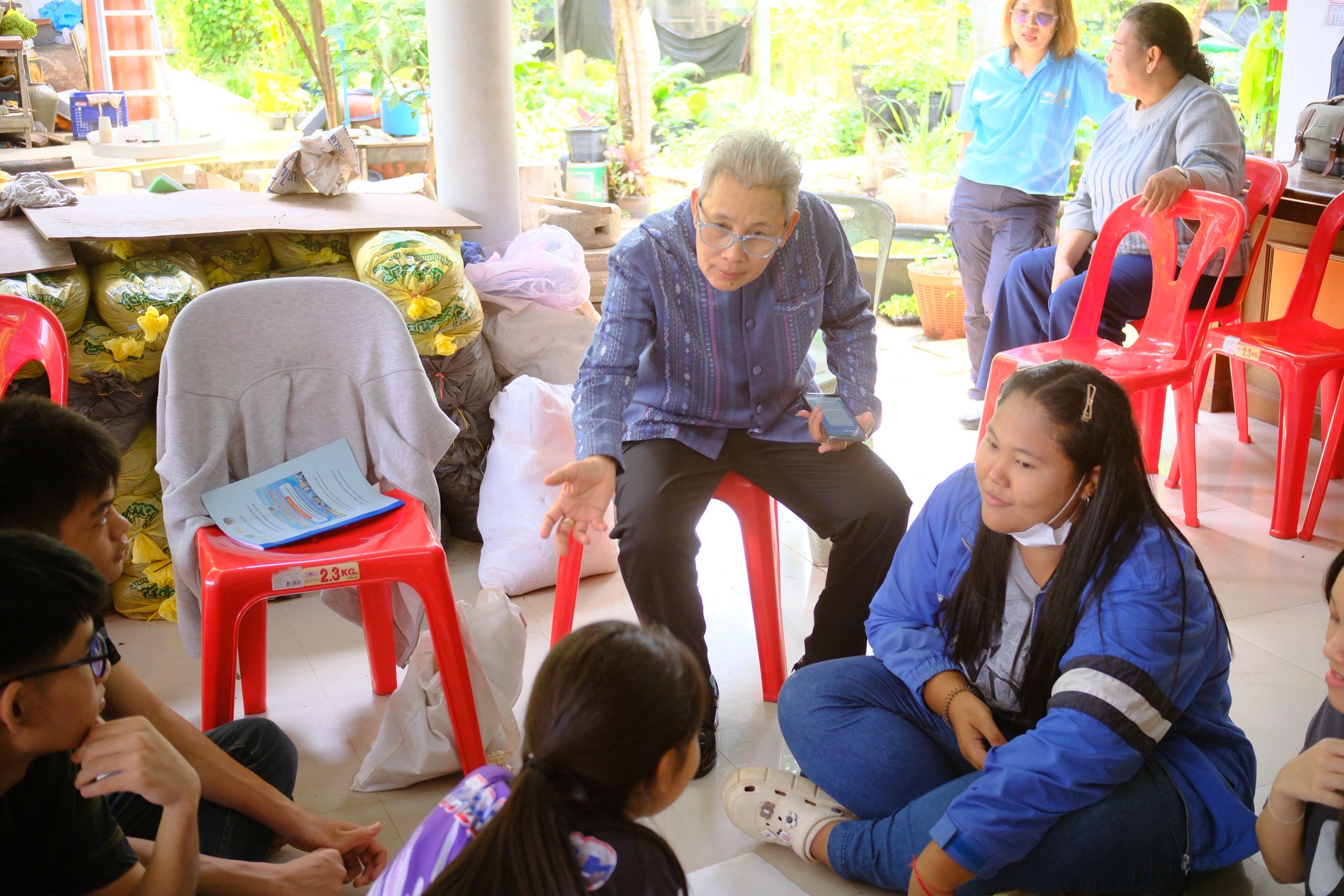 พช.สมุทรสงคราม ดำเนินโครงการส่งเสริมสนับสนุนสัมมาชีพชุมชนแก่เยาวชนกลุ่มเสี่ยงหรือผู้ผ่านการบำบัด