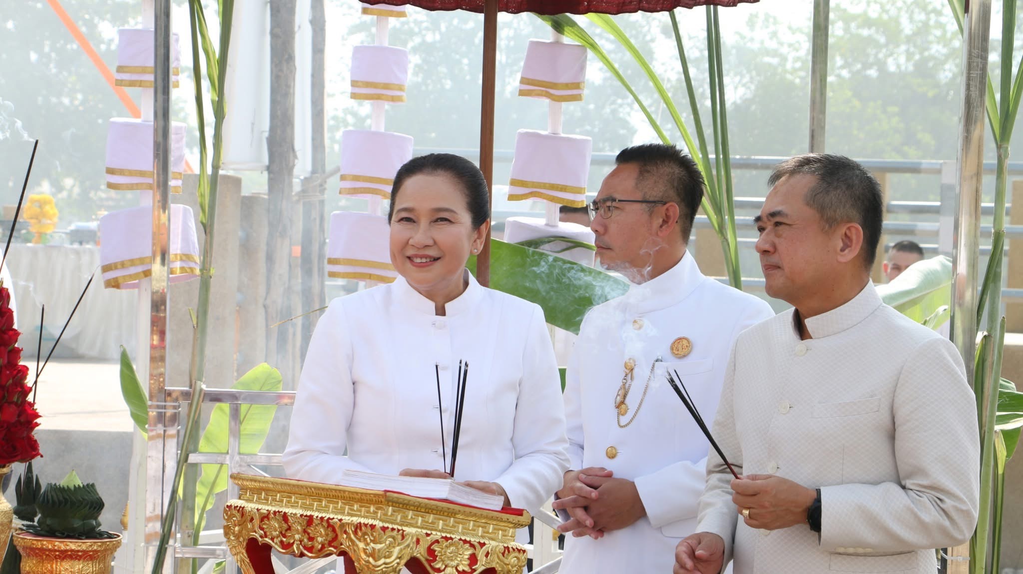 พช.สมุทรสงคราม ร่วมพิธีบรรจุดวงพระหทัย ยกยอดพระเกตุมาลา “องค์หลวงพ่อบ้านแหลม” ขนาดความสูง 12.30 เมตร และพิธีเททองหล่อหลวงพ่อบ้านแหลม “องค์จำลอง” ฉลองครบรอบ 123 ปีจังหวัดสมุทรสงคราม ขึ้นประดิษฐานบนอาคารมูลนิธิ 123 ปี สมุทรสงคราม