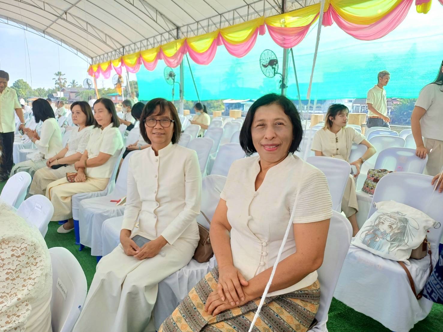 พช.สมุทรสงคราม ร่วมพิธีบรรจุดวงพระหทัย ยกยอดพระเกตุมาลา “องค์หลวงพ่อบ้านแหลม” ขนาดความสูง 12.30 เมตร และพิธีเททองหล่อหลวงพ่อบ้านแหลม “องค์จำลอง” ฉลองครบรอบ 123 ปีจังหวัดสมุทรสงคราม ขึ้นประดิษฐานบนอาคารมูลนิธิ 123 ปี สมุทรสงคราม
