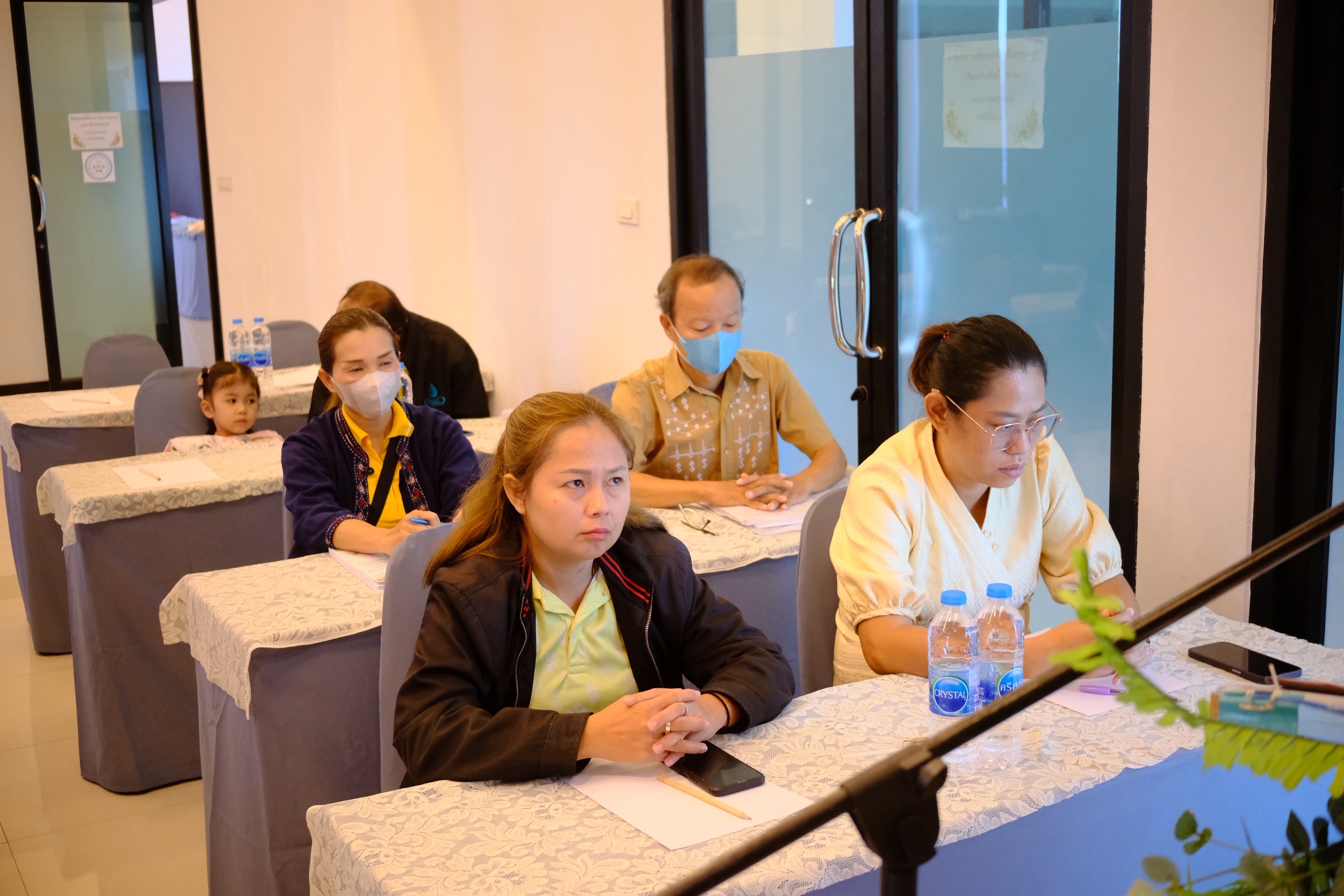 พช.สมุทรสงคราม ดำเนินกิจกรรมประชุมเชิงปฏิบัติการส่งเสริมการสร้างรายได้จากกิจการอาหารปลอดภัยระดับจังหวัด
