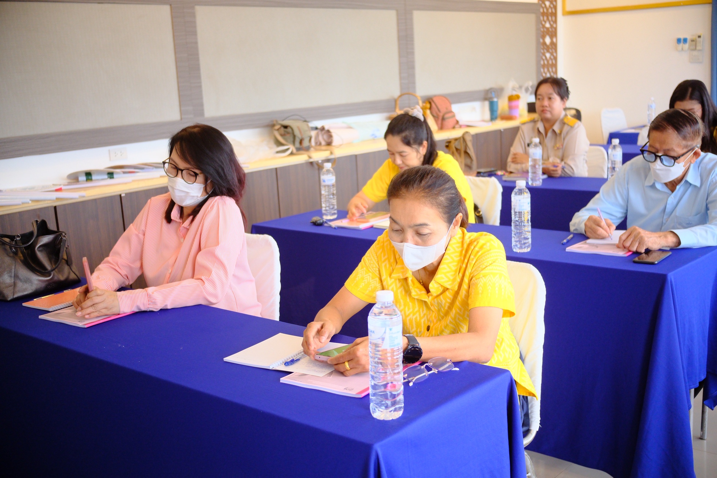 พช.สมุทรสงคราม ดำเนินโครงการการประชุมเชิงปฏิบัติการเสริมสร้างธรรมาภิบาลกลุ่มออมทรัพย์เพื่อการผลิต ระดับจังหวัด