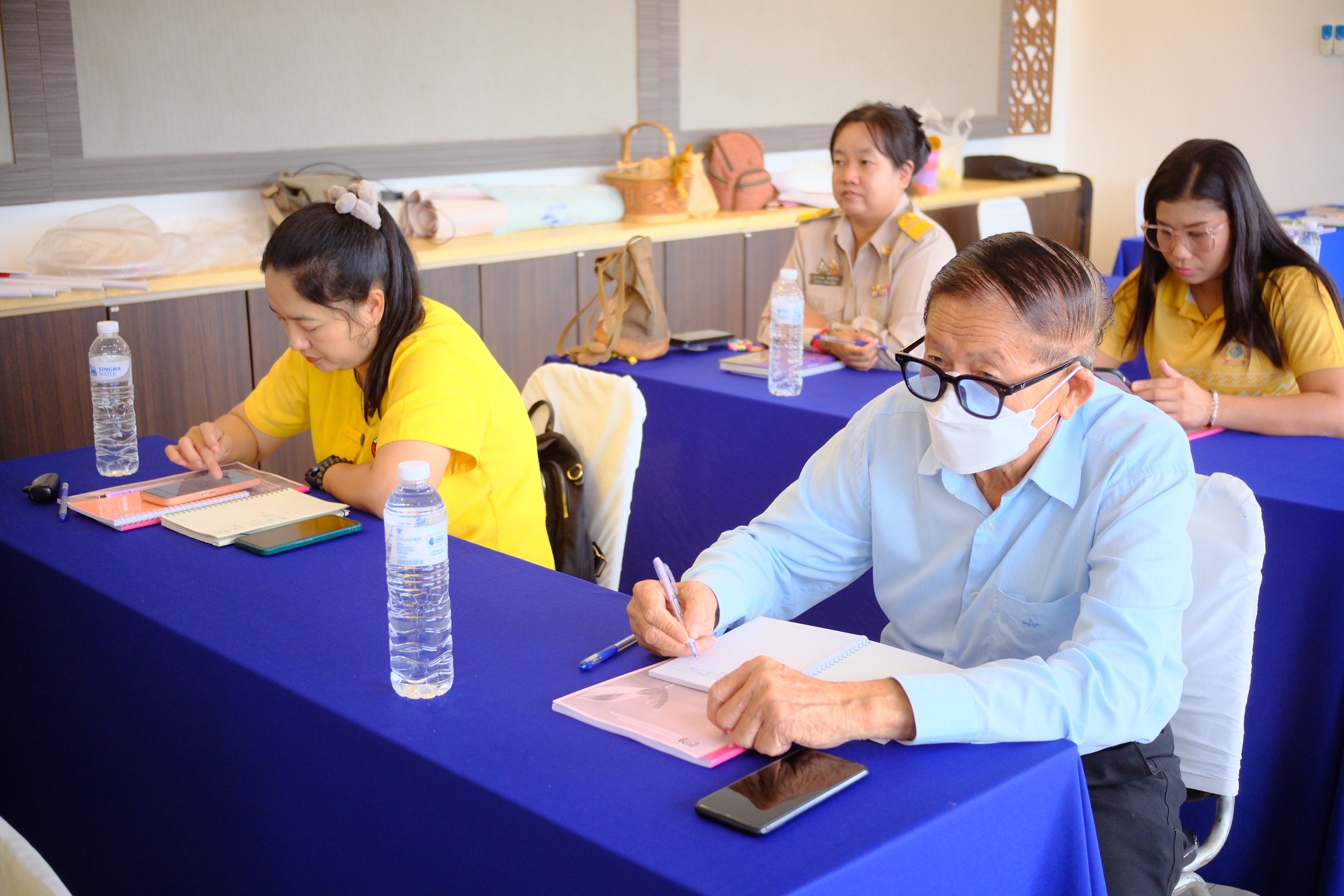 พช.สมุทรสงคราม ดำเนินโครงการการประชุมเชิงปฏิบัติการเสริมสร้างธรรมาภิบาลกลุ่มออมทรัพย์เพื่อการผลิต ระดับจังหวัด