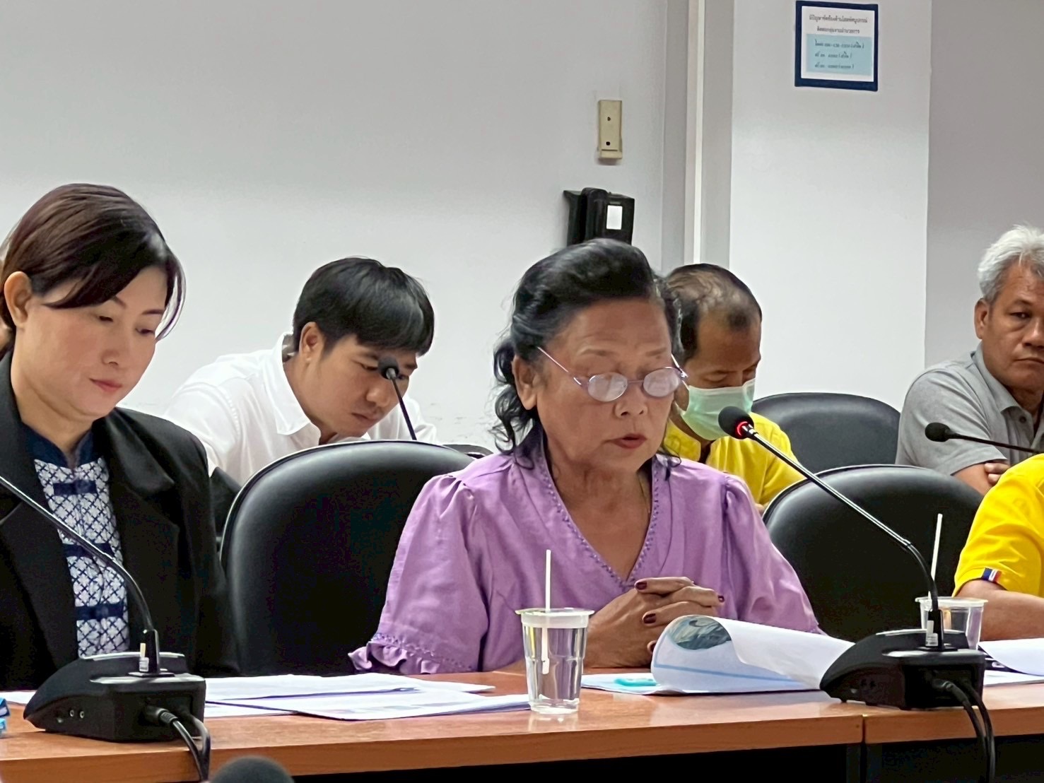 พช.สมุทรสงคราม ดำเนินการประชุมคณะกรรมการรับรองมาตรฐานการพัฒนาชุมชน (มชช.)