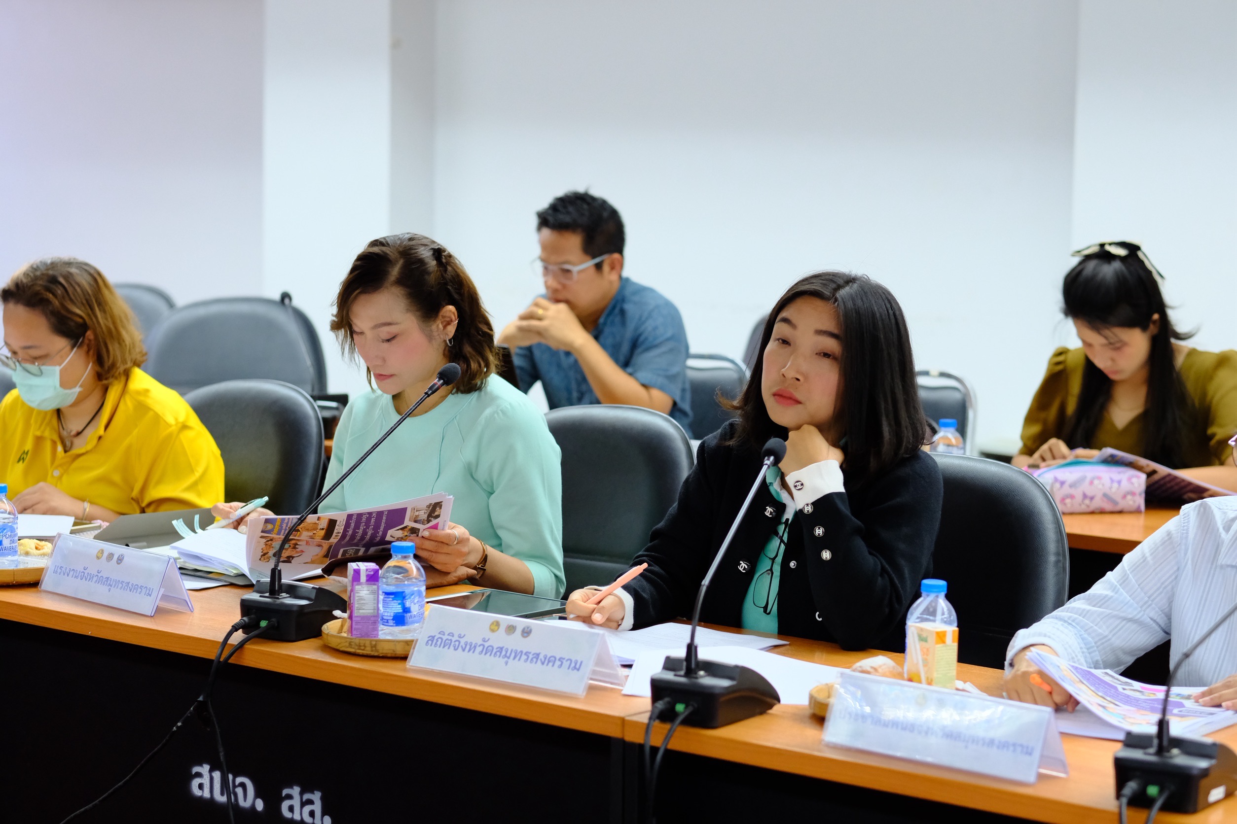 พช.สมุทรสงคราม ดำเนินการประชุมการนำเสนอผลการจัดเก็บและรับรองคุณภาพข้อมูลความจำเป็นพื้นฐาน (จปฐ.) และข้อมูลพื้นฐานระดับหมู่บ้าน(กชช.2ค) ระดับจังหวัด ประจำปี 2568