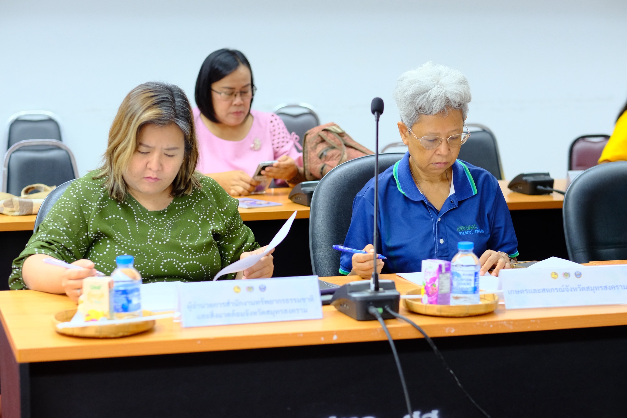 พช.สมุทรสงคราม ดำเนินการประชุมการนำเสนอผลการจัดเก็บและรับรองคุณภาพข้อมูลความจำเป็นพื้นฐาน (จปฐ.) และข้อมูลพื้นฐานระดับหมู่บ้าน(กชช.2ค) ระดับจังหวัด ประจำปี 2568
