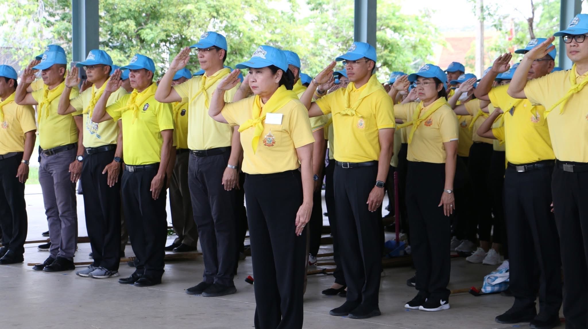 พช.สมุทรสงคราม ร่วมกิจกรรมจิตอาสาพัฒนา เนื่องในวันคล้ายวันพระราชสมภพ สมเด็จพระนางเจ้าฯ พระบรมราชินี