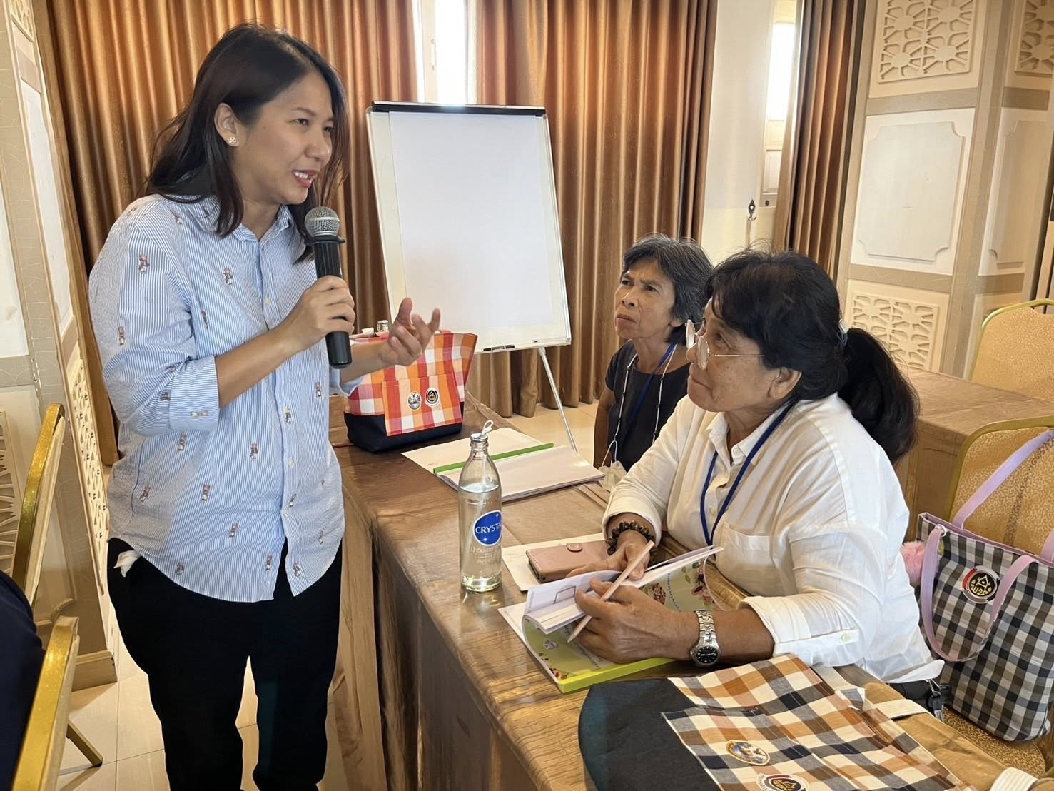 พช.สมุทรสงคราม จัดโครงการเสริมสร้างรายได้ด้วยเครือข่ายเกษตรปลอดภัย