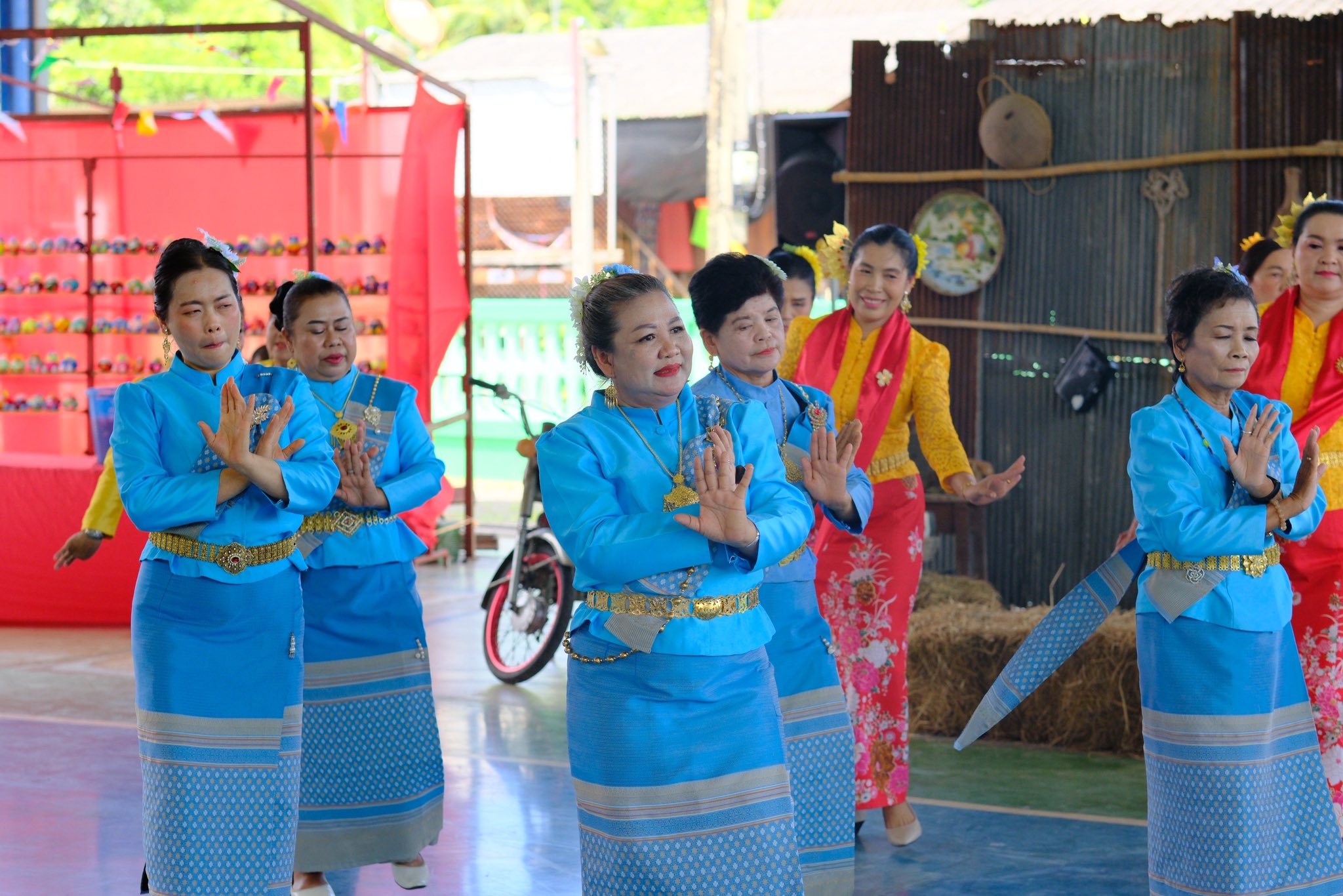 จังหวัดสมุทรสงคราม จัดกิจกรรมคัดสรรหมู่บ้านเศรษฐกิจพอเพียง “อยู่เย็น เป็นสุข” ดีเด่นระดับจังหวัด และกิจกรรมพัฒนาชุมชนดีเด่นระดับจังหวัด ประจำปี 2568