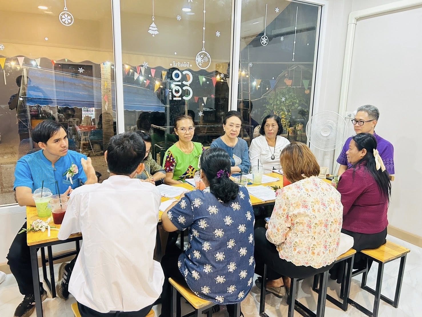 จังหวัดสมุทรสงคราม ประชุมคัดเลือกผู้เข้ารับรางวัลกิจกรรมคัดสรรหมู่บ้านเศรษฐกิจพอเพียง “อยู่เย็น เป็นสุข” ดีเด่นระดับจังหวัด และกิจกรรมพัฒนาชุมชนดีเด่นระดับจังหวัด ประจำปี 2568
