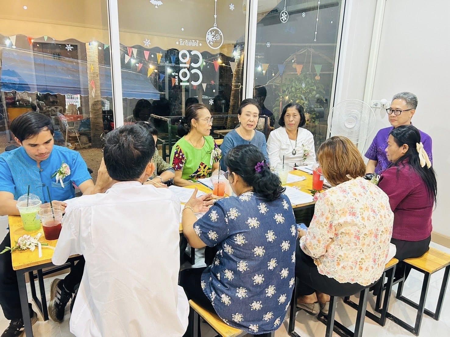 จังหวัดสมุทรสงคราม ประชุมคัดเลือกผู้เข้ารับรางวัลกิจกรรมคัดสรรหมู่บ้านเศรษฐกิจพอเพียง “อยู่เย็น เป็นสุข” ดีเด่นระดับจังหวัด และกิจกรรมพัฒนาชุมชนดีเด่นระดับจังหวัด ประจำปี 2568