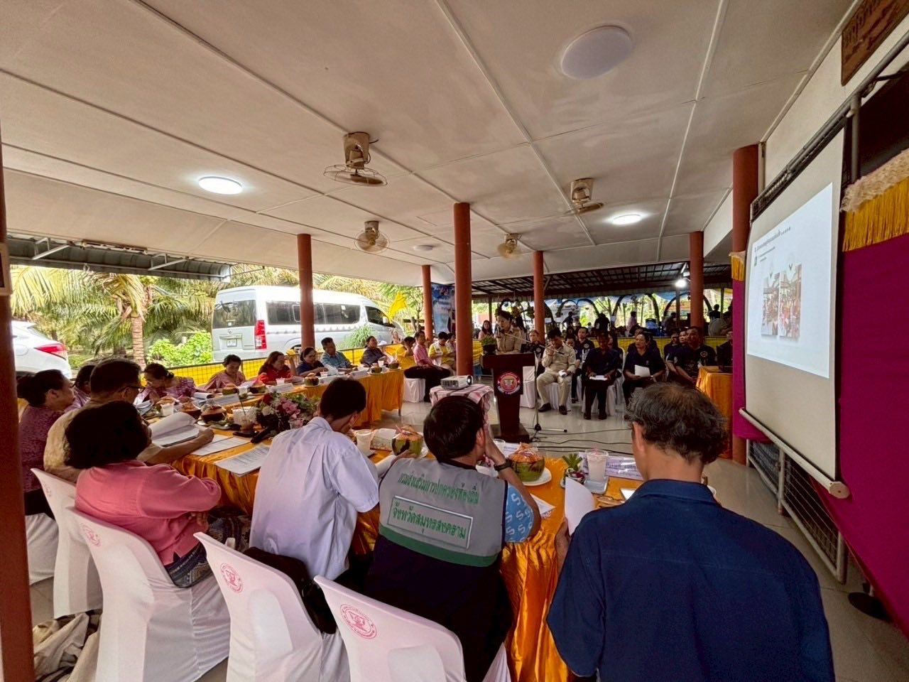 จังหวัดสมุทรสงคราม จัดกิจกรรมคัดสรรหมู่บ้านเศรษฐกิจพอเพียง “อยู่เย็น เป็นสุข” ดีเด่นระดับจังหวัด และกิจกรรมพัฒนาชุมชนดีเด่นระดับจังหวัด ประจำปี 2568