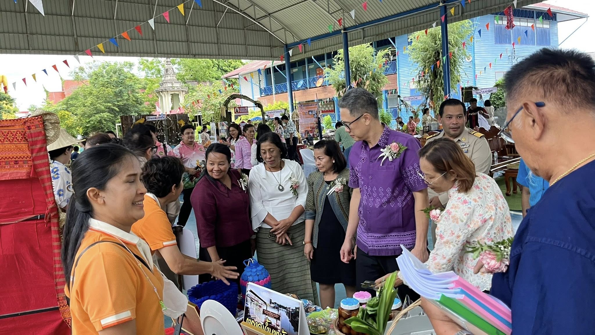 จังหวัดสมุทรสงคราม จัดกิจกรรมคัดสรรหมู่บ้านเศรษฐกิจพอเพียง “อยู่เย็น เป็นสุข” ดีเด่นระดับจังหวัด และกิจกรรมพัฒนาชุมชนดีเด่นระดับจังหวัด ประจำปี 2568