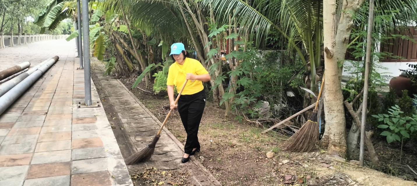 พช.สมุทรสงคราม ร่วมกิจกรรมจิตอาสาพัฒนา เนื่องในวันคล้ายวันพระราชสมภพ สมเด็จพระนางเจ้าฯ พระบรมราชินี
