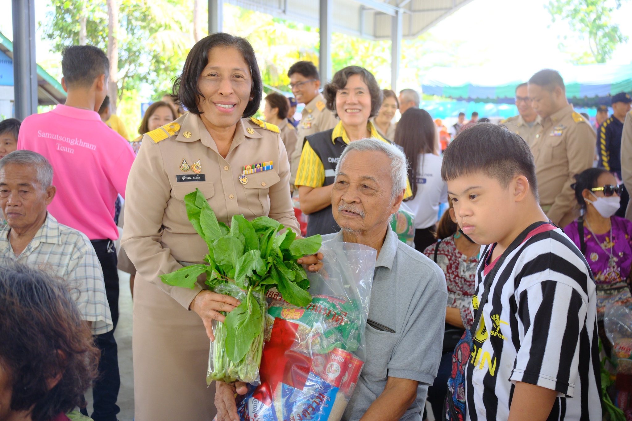 พช.สมุทรสงคราม ร่วมโครงการเสริมสร้างความจงรักภักดีต่อสถาบัน บำบัดทุกข์ บำรุงสุข สร้างรอยยิ้มให้ประชาชน ประจำปีงบประมาณ พ.ศ. 2568 และหน่วยบริการจังหวัดสมุทรสงครามเคลื่อนที่ “บำบัดทุกข์ บำรุงสุข สร้างรอยยิ้มให้ประชาชน”