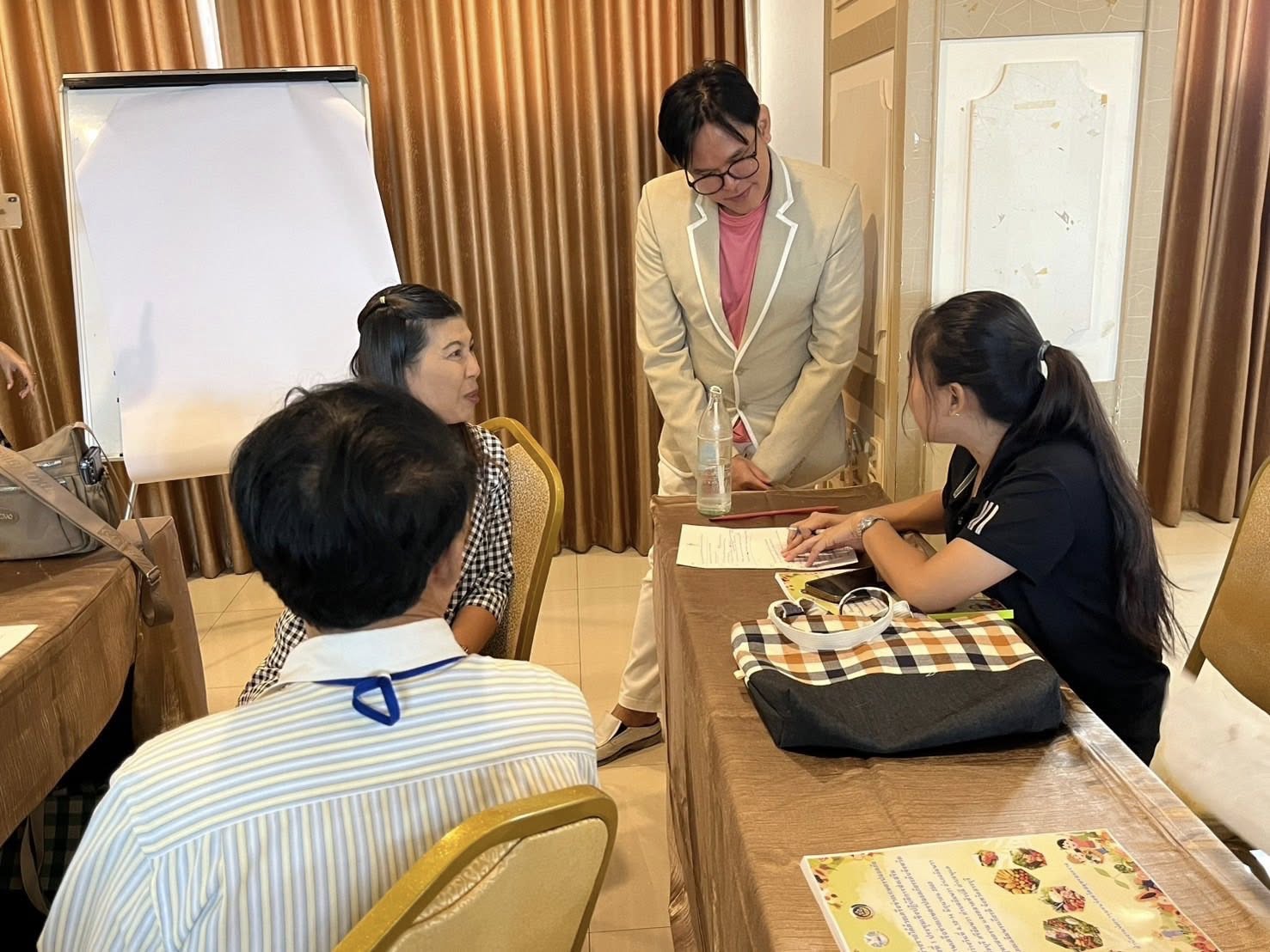 พช.สมุทรสงคราม จัดโครงการเสริมสร้างรายได้ด้วยเครือข่ายเกษตรปลอดภัย
