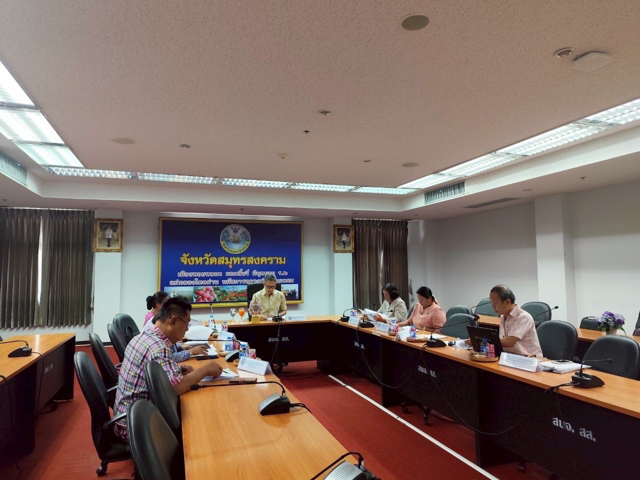 พช.สมุทรสงคราม ประชุมเตรียมความพร้อมการดำเนินงานคัดสรรกิจกรรมพัฒนาชุมชนดีเด่นระดับจังหวัด ประจำปี 2568