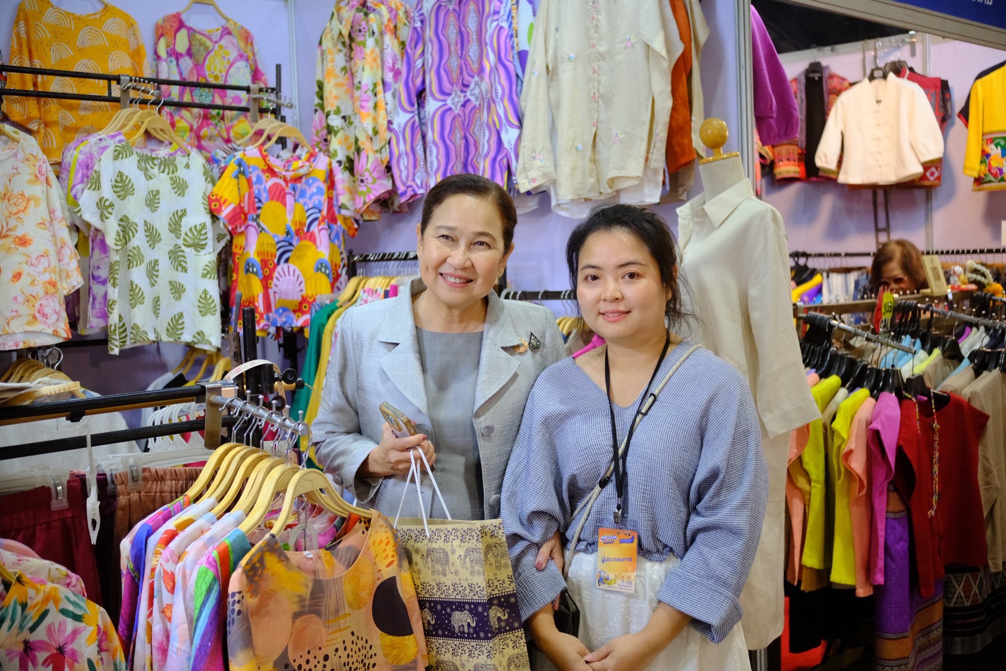 จังหวัดสมุทรสงคราม ร่วมพิธีเปิดงาน OTOP MIDYEAR 2025 ชู OTOP และ Soft Power ให้ชีวิตความเป็นอยู่ของประชาชนดีขึ้น