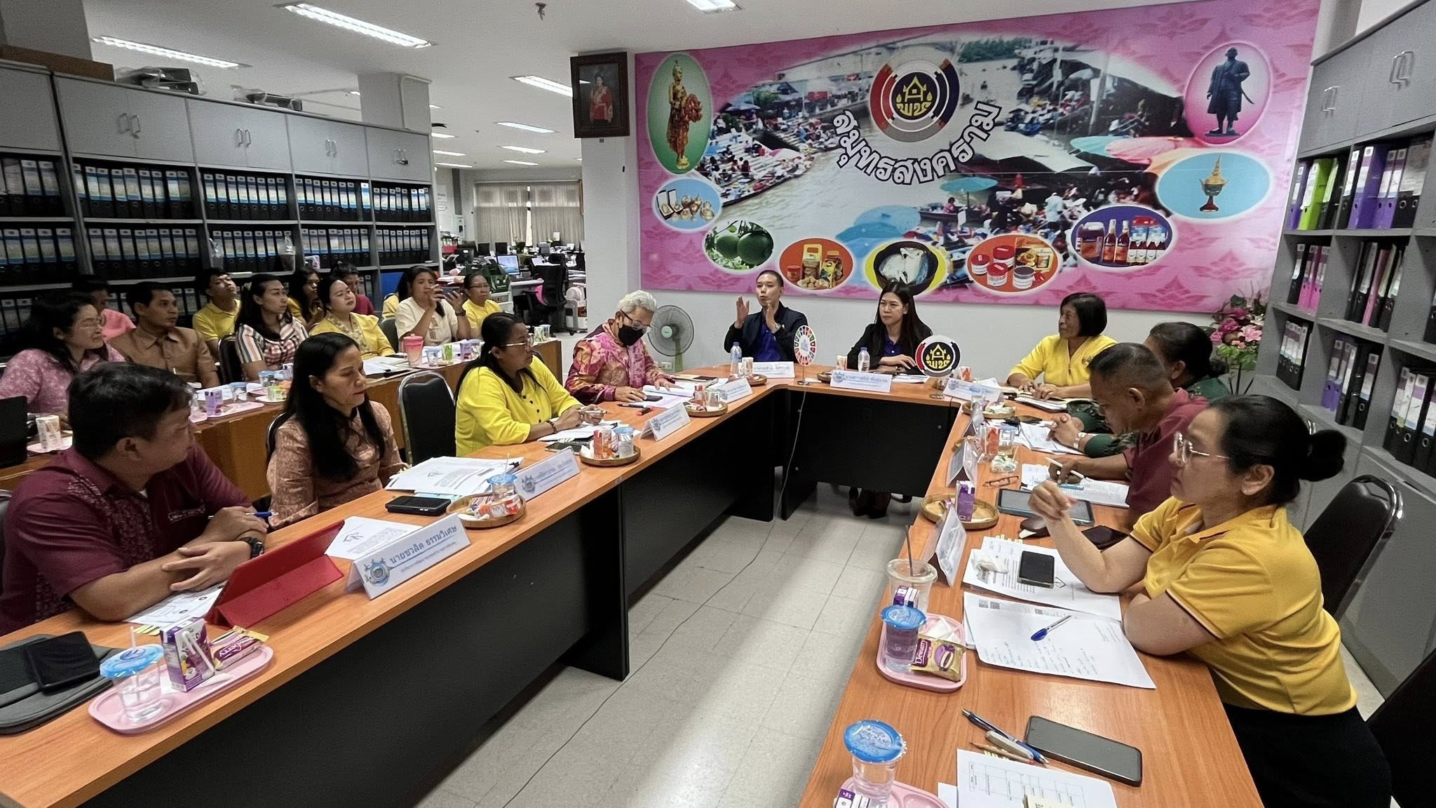 พช.สมุทรสงคราม ดำเนินการประชุมข้อราชการแก่เจ้าหน้าที่ในสังกัด สำนักงานพัฒนาชุมชนจังหวัดสมุทรสงคราม ประจำเดือนมิถุนายน 2568