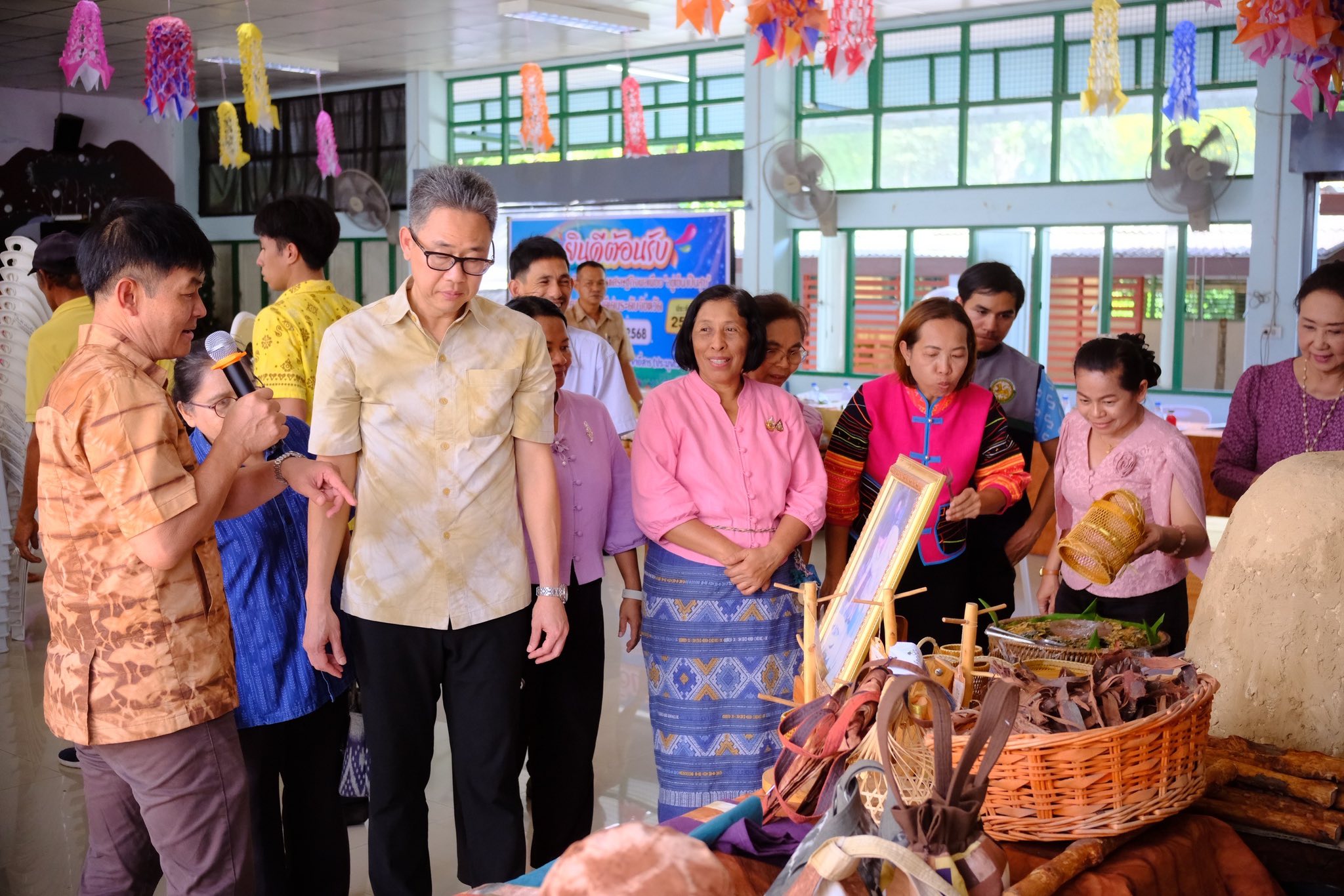 จังหวัดสมุทรสงคราม จัดกิจกรรมคัดสรรหมู่บ้านเศรษฐกิจพอเพียง “อยู่เย็น เป็นสุข” ดีเด่นระดับจังหวัด และกิจกรรมพัฒนาชุมชนดีเด่นระดับจังหวัด ประจำปี 2568