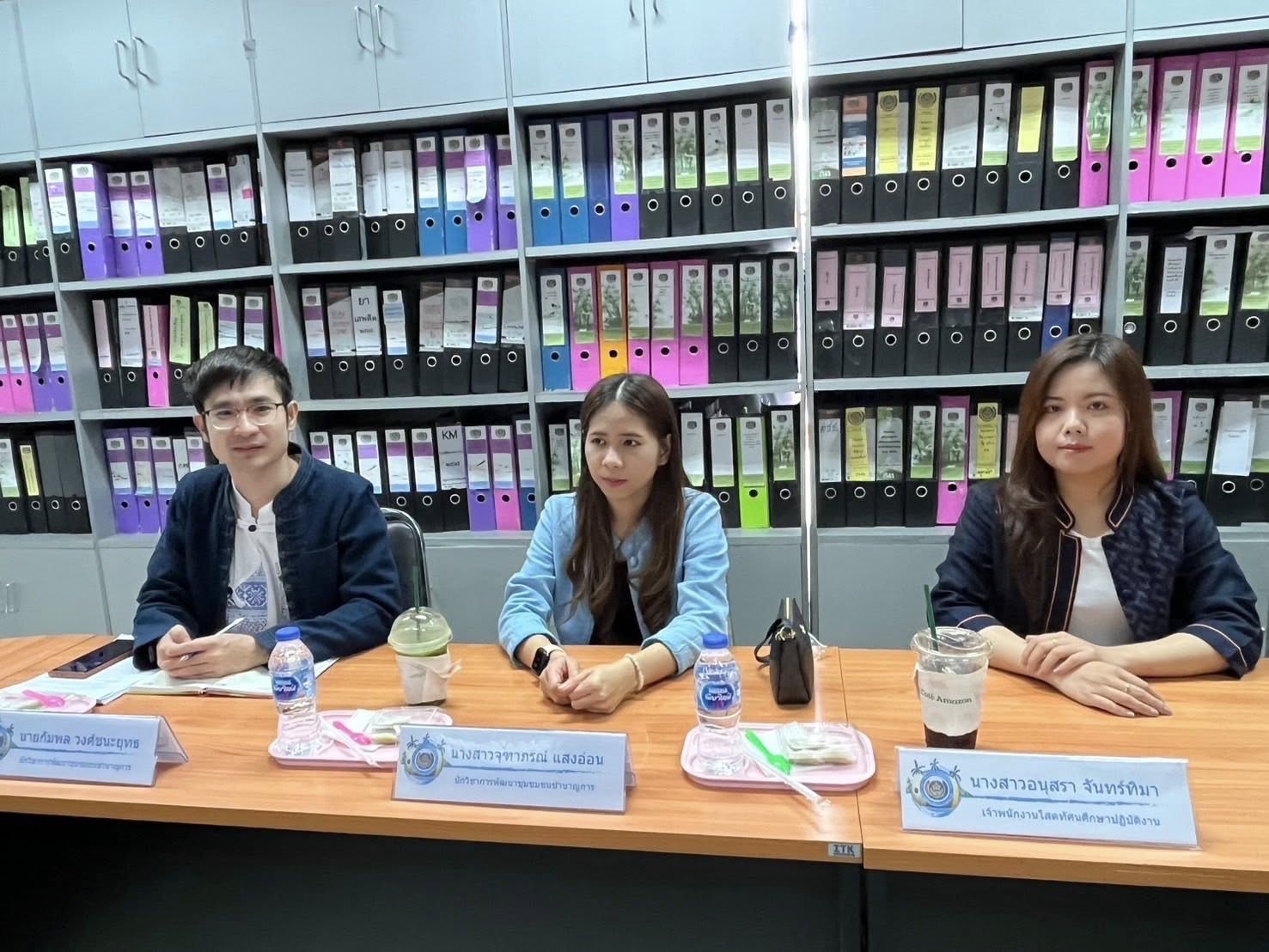 พช.สมุทรสงคราม ร่วมติดตามการพัฒนาศักยภาพกลุ่ม องค์กร และเครือข่ายขับเคลื่อนตำบลเข้มแข็งตามหลักปรัชญาของเศรษฐกิจพอเพียง