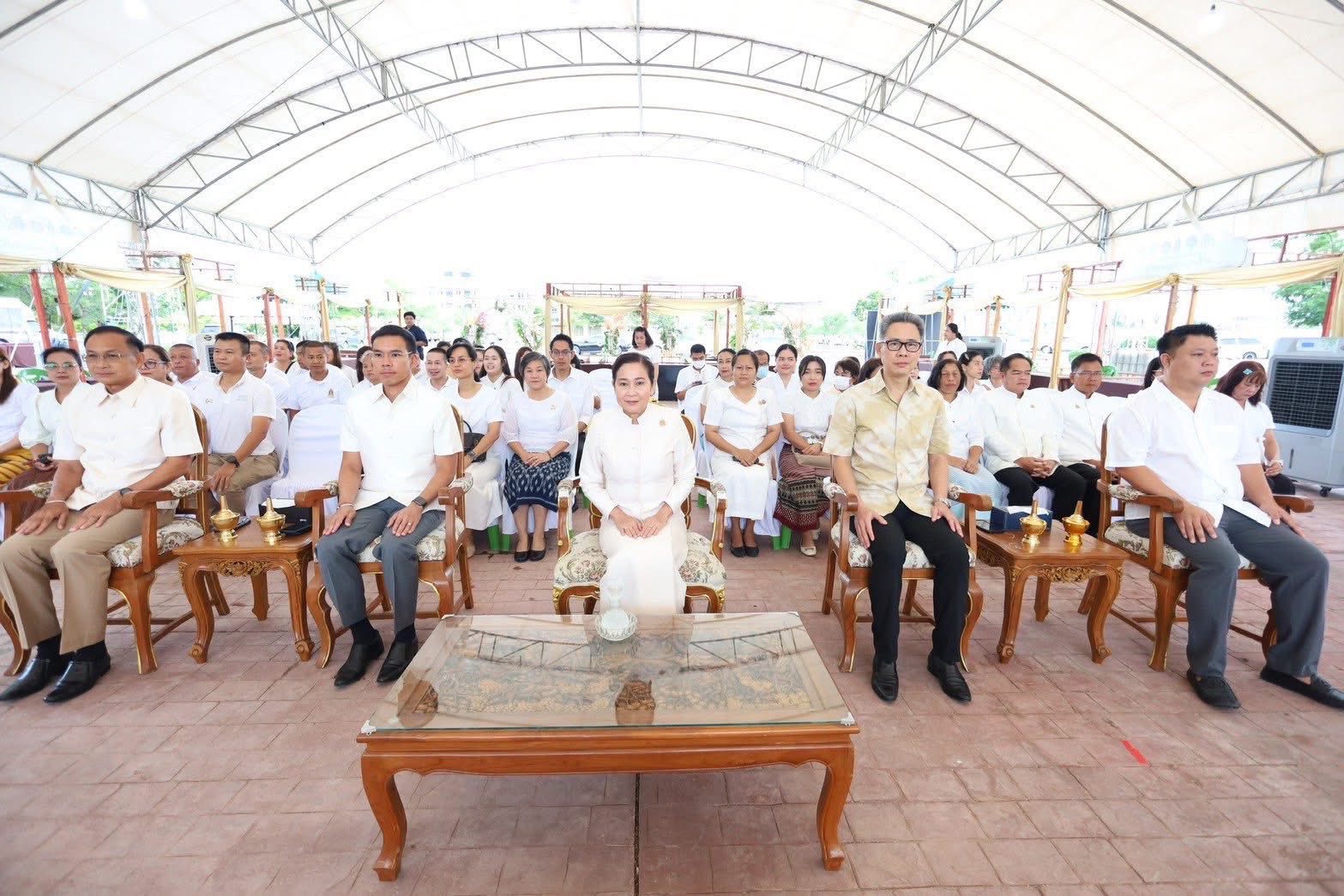 พช.สมุทรสงคราม ร่วมพิธีทำบุญตักบาตร เนื่องในโครงการย้อนรำลึกแฝดอิน – จัน มหัศจรรย์แฝดสยามคู่แรกของโลกชาวจังหวัดสมุทรสงคราม