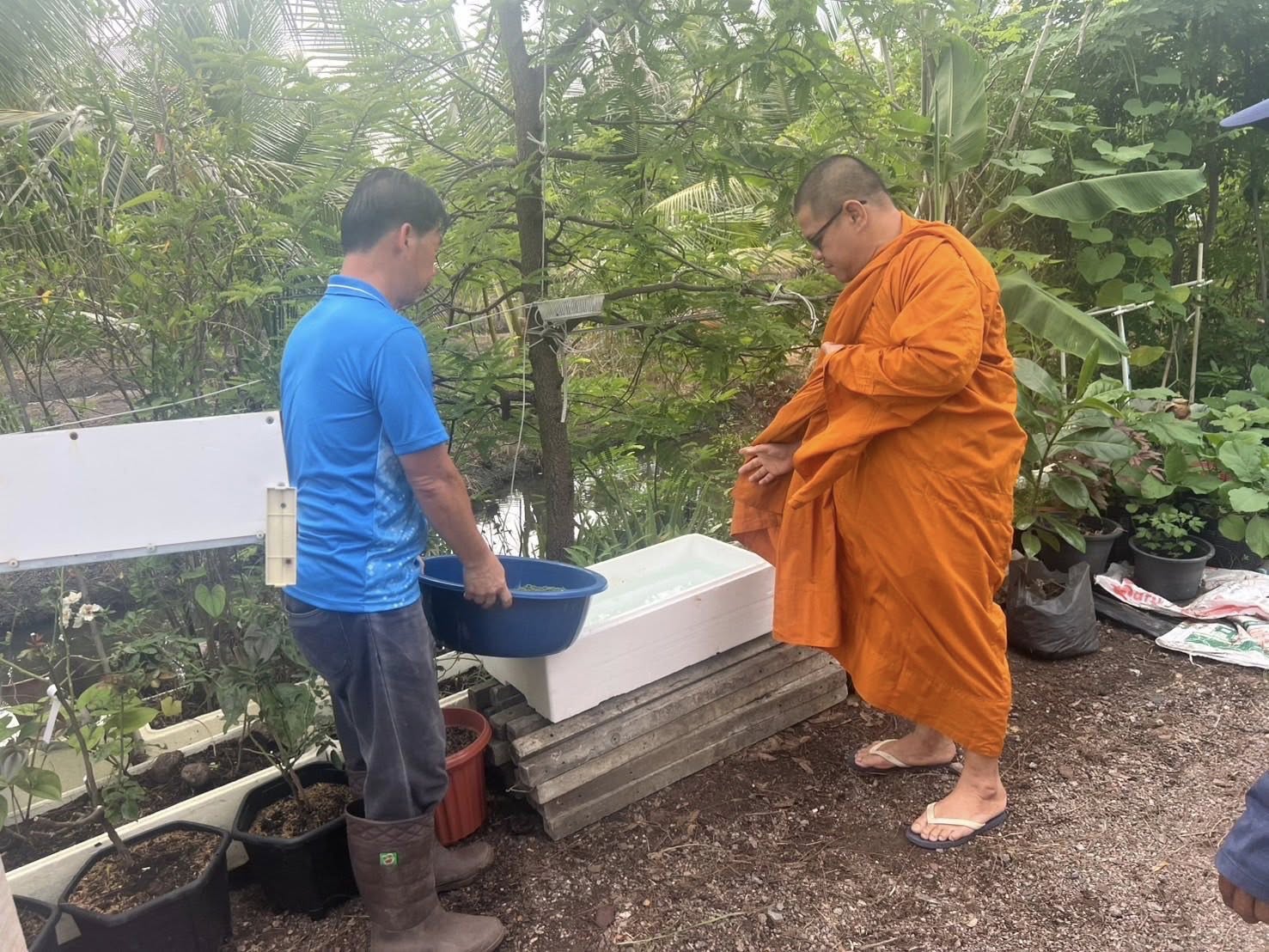 จังหวัดสมุทรสงคราม จัดกิจกรรม “เอามื้อสามัคคี เราทำความดีด้วยหัวใจ ครั้งที่ 37”