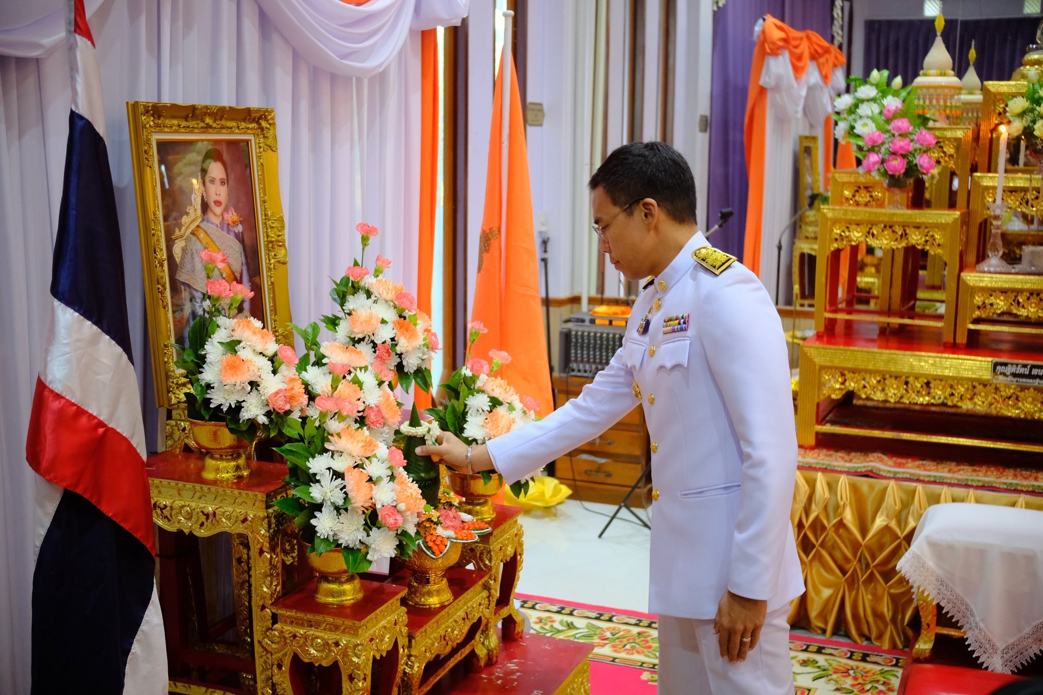 พช.สมุทรสงคราม ร่วมพิธีเจริญพระพุทธมนต์และพิธีทำบุญตักบาตรเฉลิมพระเกียรติสมเด็จพระเจ้าน้องนางเธอ เจ้าฟ้าจุฬาภรณวลัยลักษณ์ อัครราชกุมารี กรมพระศรีสวางควัฒน วรขัตติยราชนารี เนื่องในโอกาสวันคล้ายวันประสูติ 4 กรกฎาคม