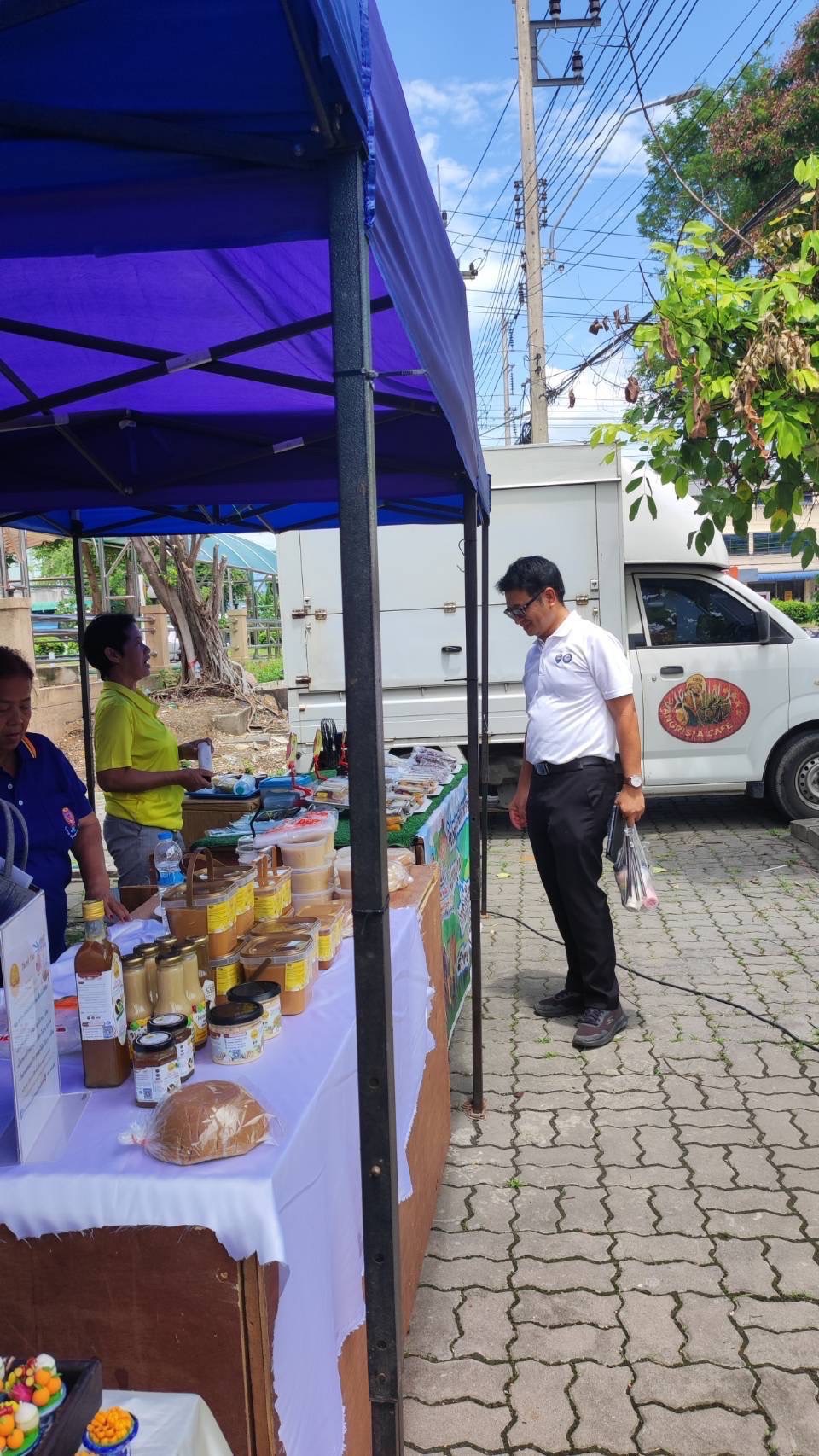 พช. สมุทรสงคราม เสริมแรงเครือข่าย OTOP จัดกิจกรรม “ตลาดชุมชนคน 3 น้ำ” ส่งเสริมช่องทางการตลาด