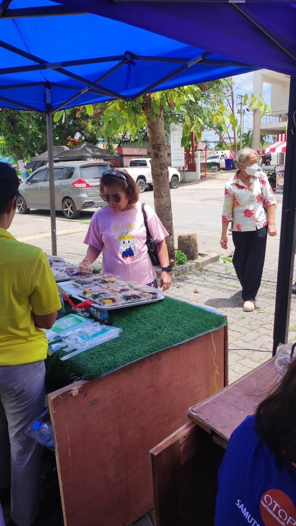พช. สมุทรสงคราม เสริมแรงเครือข่าย OTOP จัดกิจกรรม “ตลาดชุมชนคน 3 น้ำ” ส่งเสริมช่องทางการตลาด