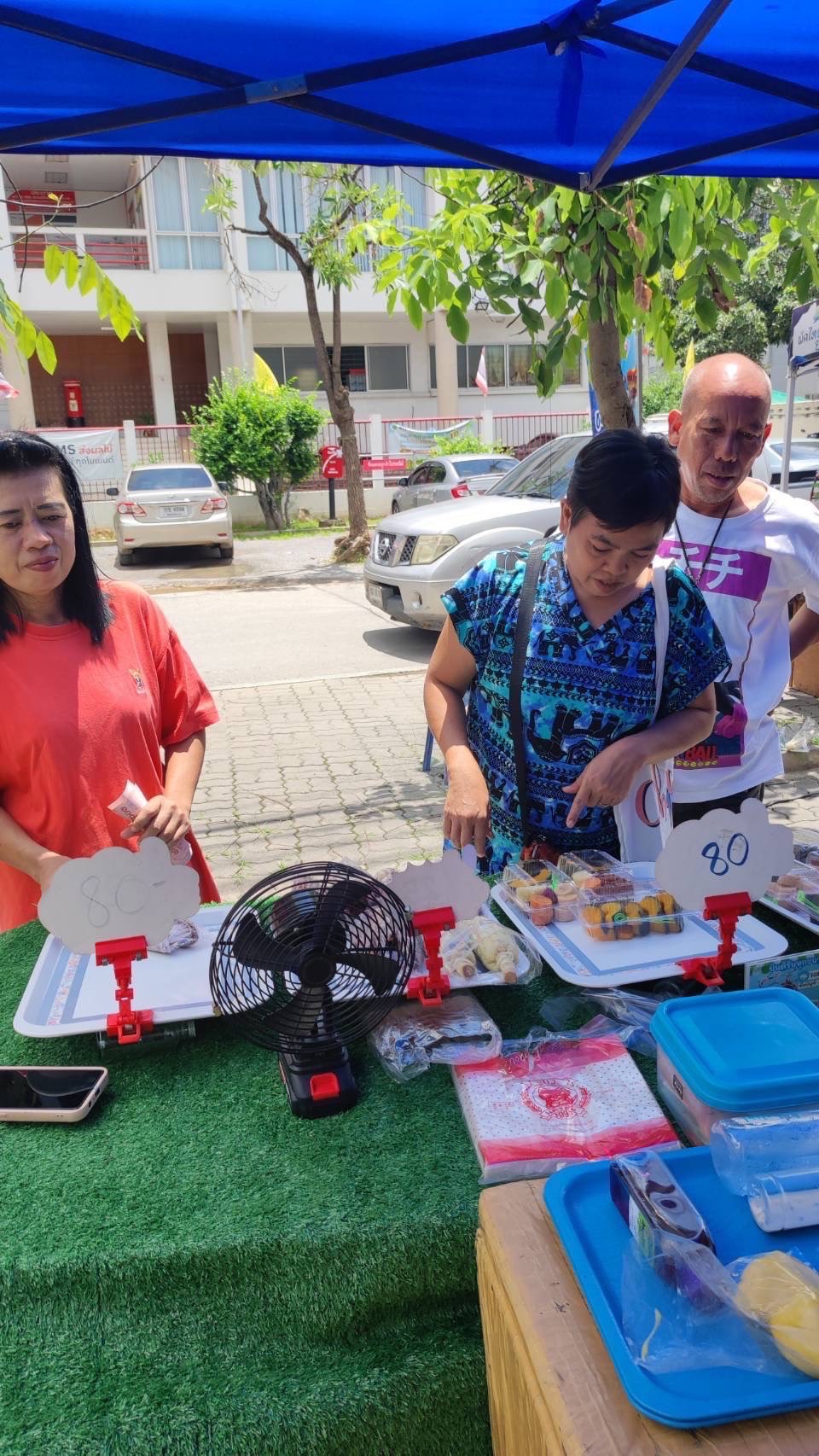 พช. สมุทรสงคราม เสริมแรงเครือข่าย OTOP จัดกิจกรรม “ตลาดชุมชนคน 3 น้ำ” ส่งเสริมช่องทางการตลาด