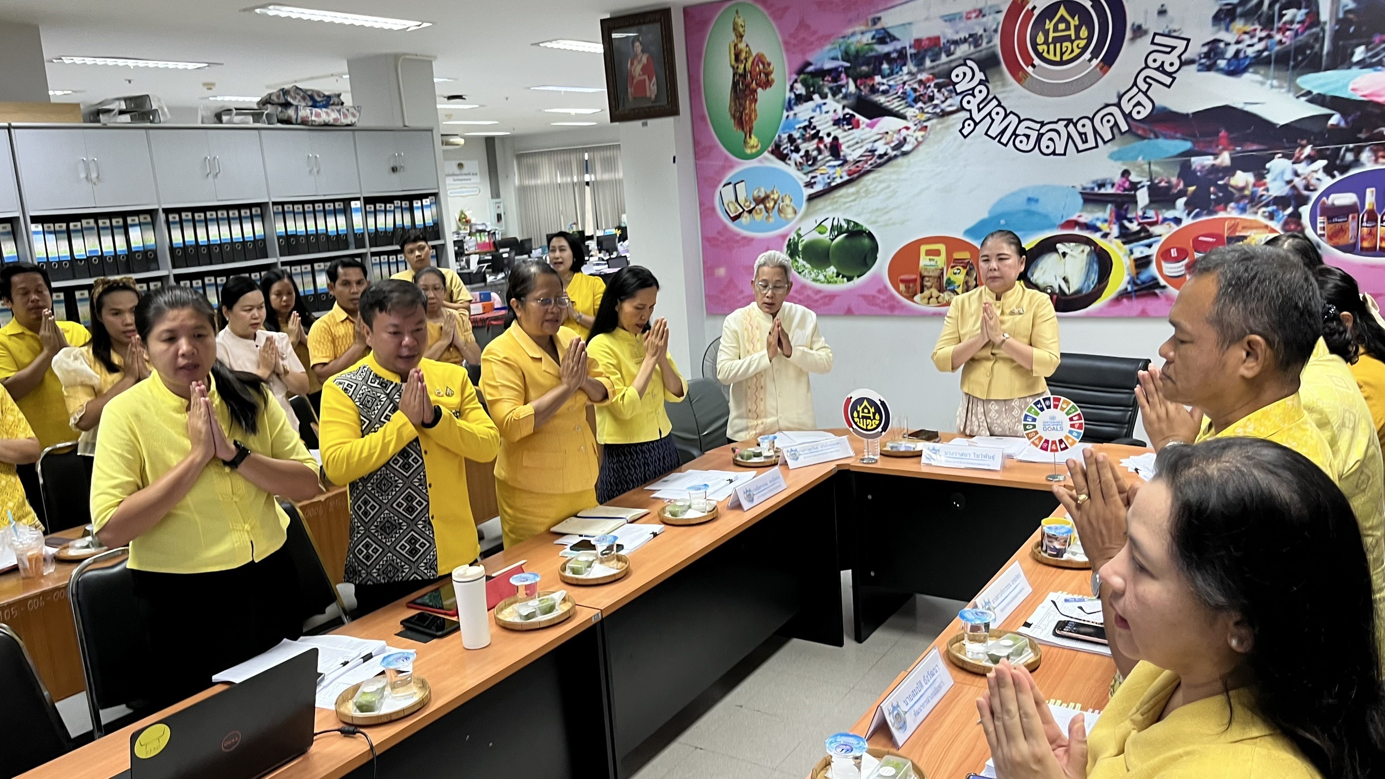 พช.สมุทรสงคราม ดำเนินการประชุมข้อราชการแก่เจ้าหน้าที่ในสังกัด สำนักงานพัฒนาชุมชนจังหวัดสมุทรสงคราม ประจำเดือนกรกฎาคม 2568