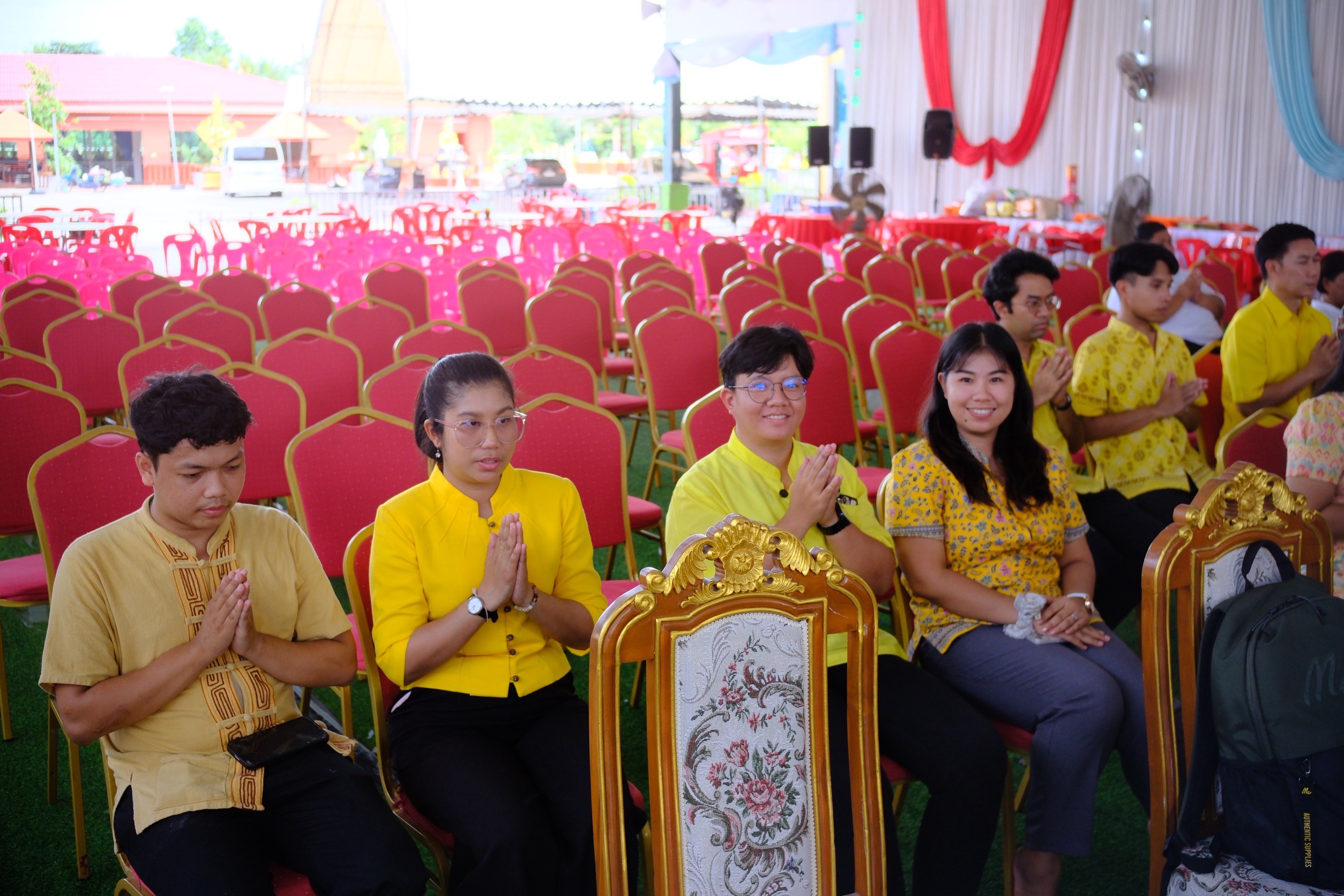 พช.สมุทรสงคราม จัดพิธีถวายเทียนพรรษา เพื่อถวายเป็นพุทธบูชาและถวายเป็นพระราชกุศลแด่ พระบาทสมเด็จพระเจ้าอยู่หัว เนื่องในโอกาสมหามงคลเฉลิมพระชนมพรรษา 28 กรกฎาคม 2568