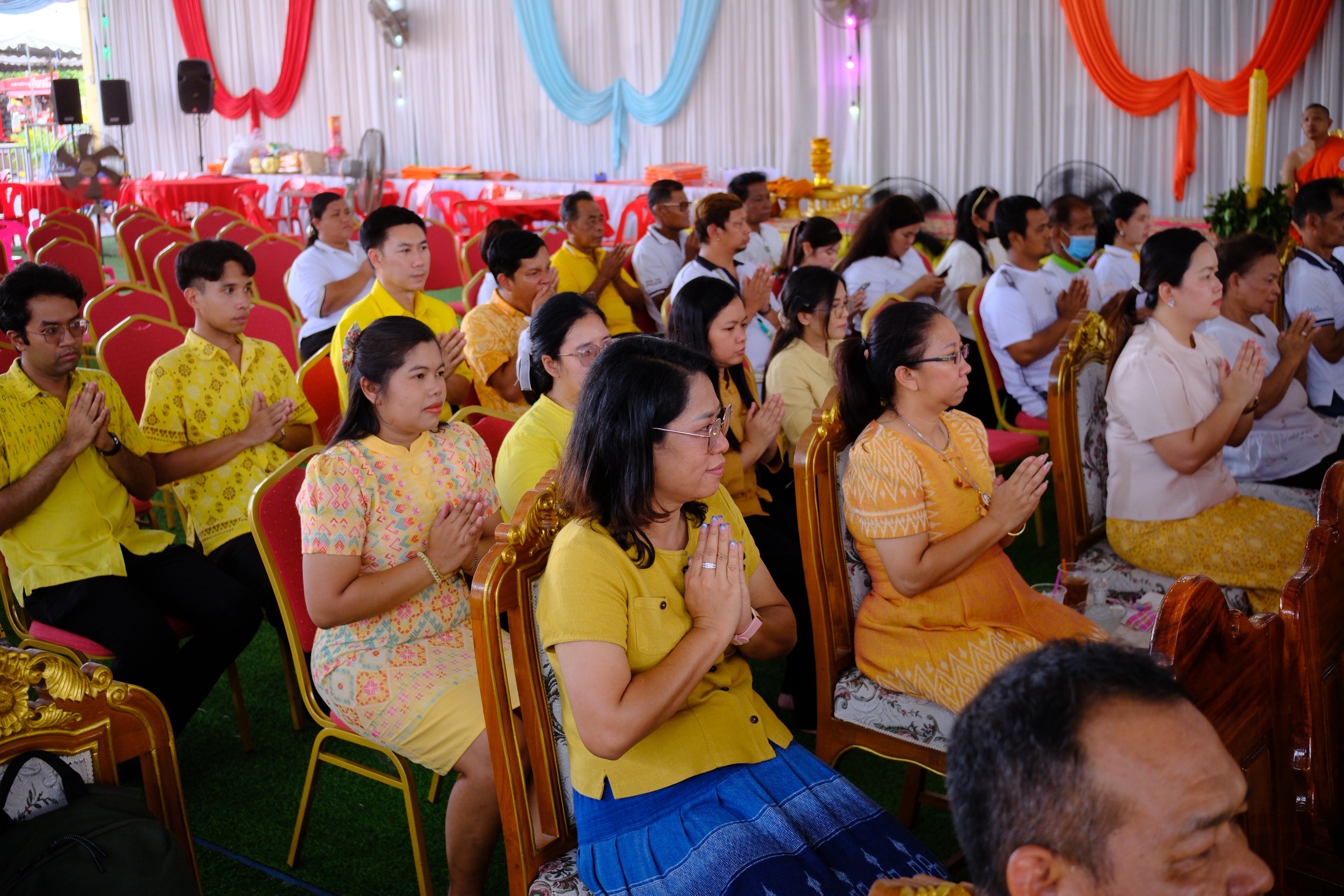 พช.สมุทรสงคราม จัดพิธีถวายเทียนพรรษา เพื่อถวายเป็นพุทธบูชาและถวายเป็นพระราชกุศลแด่ พระบาทสมเด็จพระเจ้าอยู่หัว เนื่องในโอกาสมหามงคลเฉลิมพระชนมพรรษา 28 กรกฎาคม 2568
