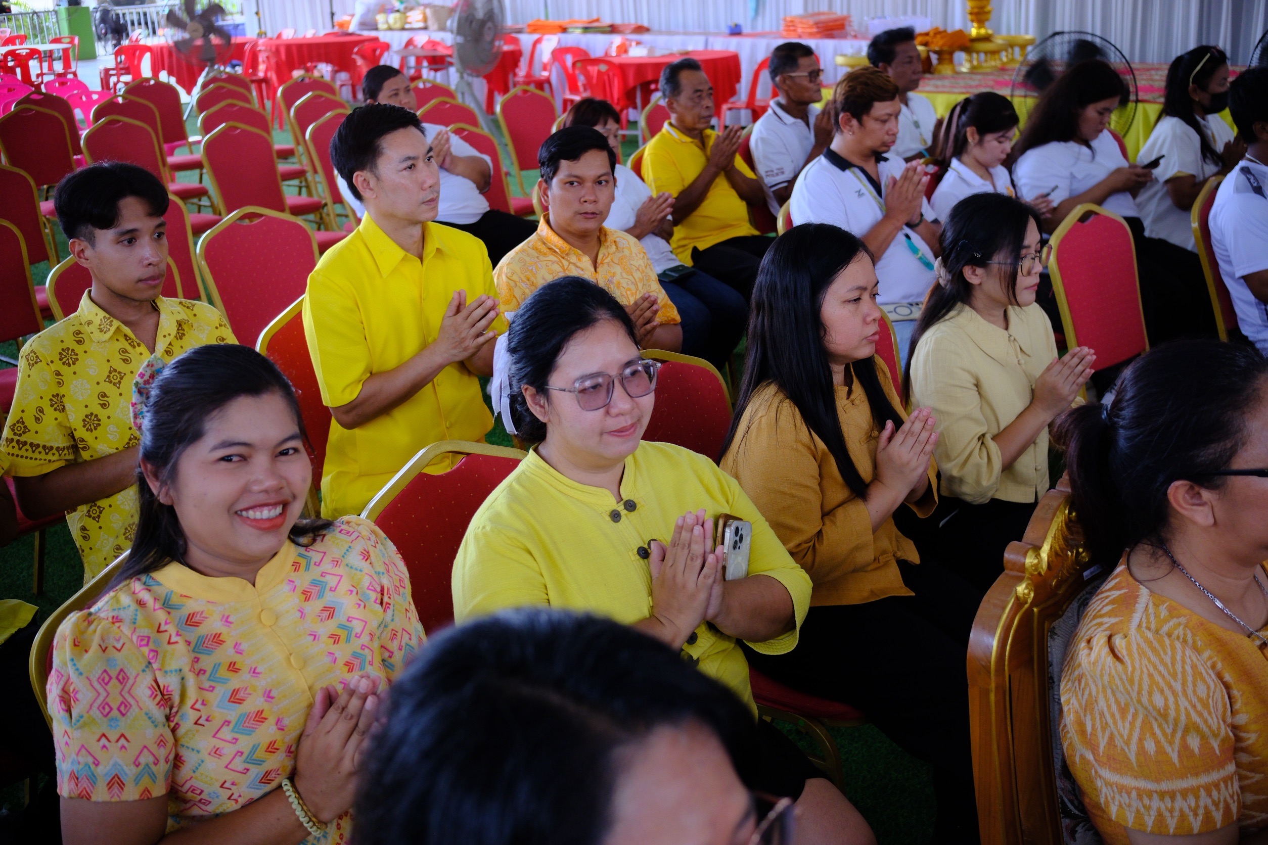 พช.สมุทรสงคราม จัดพิธีถวายเทียนพรรษา เพื่อถวายเป็นพุทธบูชาและถวายเป็นพระราชกุศลแด่ พระบาทสมเด็จพระเจ้าอยู่หัว เนื่องในโอกาสมหามงคลเฉลิมพระชนมพรรษา 28 กรกฎาคม 2568